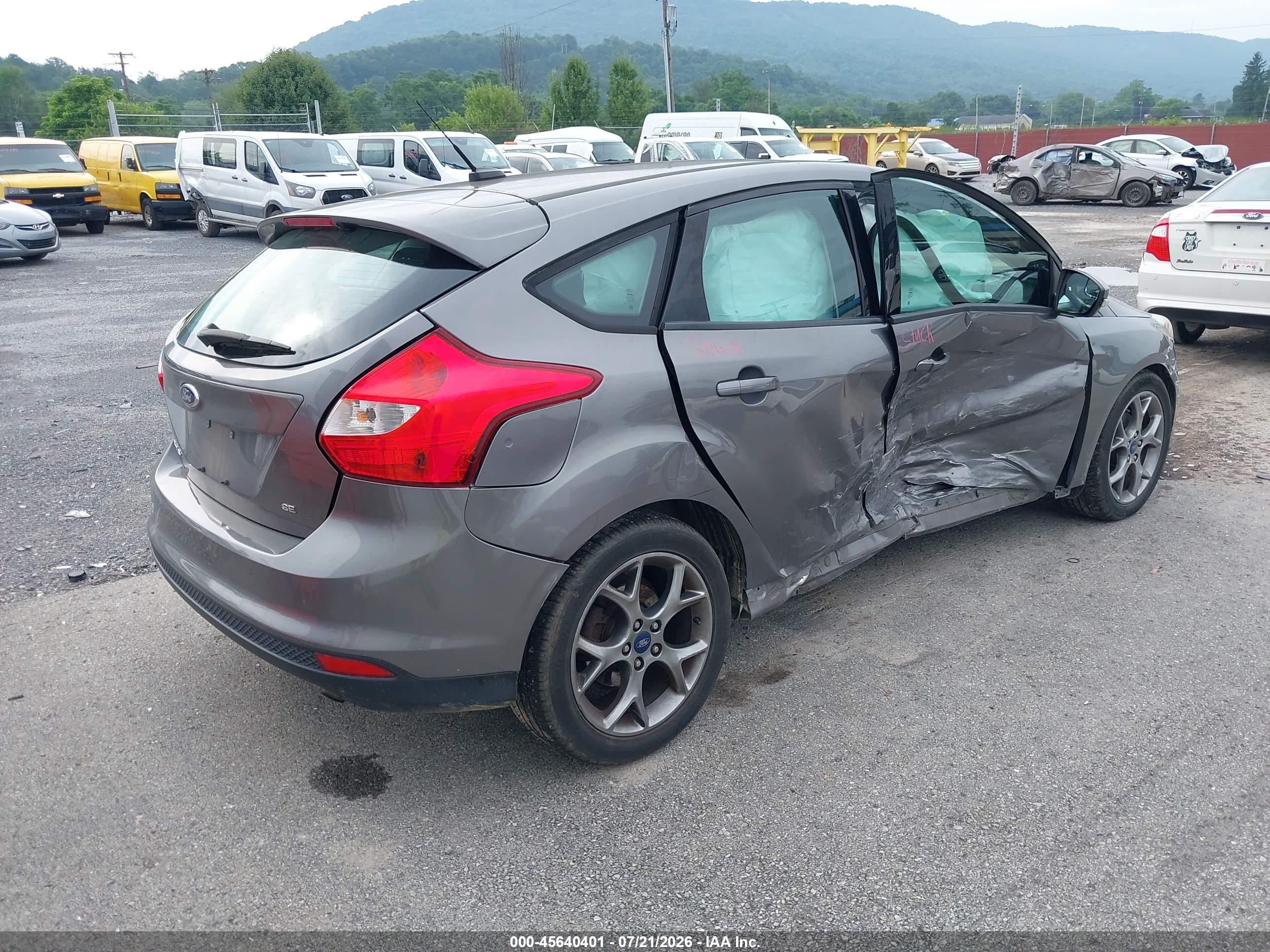 2014 Ford Focus Se Gray vin: 1FADP3K29EL342085