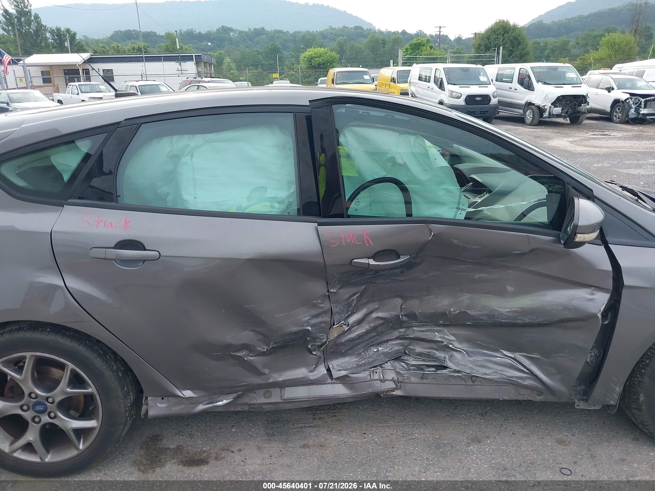 2014 Ford Focus Se Gray vin: 1FADP3K29EL342085