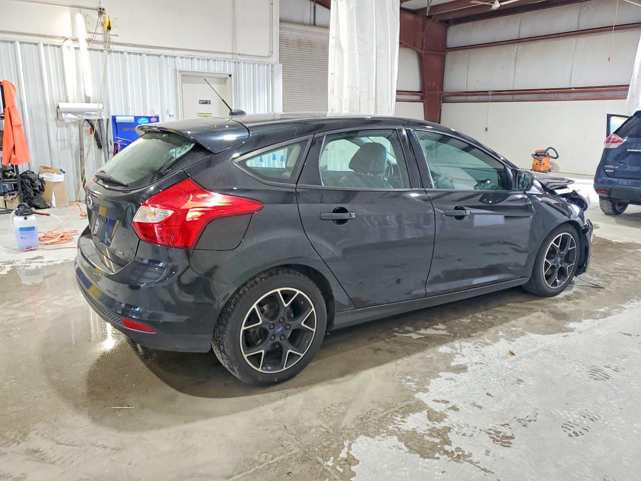 2014 Ford Focus Se Угольный vin: 1FADP3K29EL346914