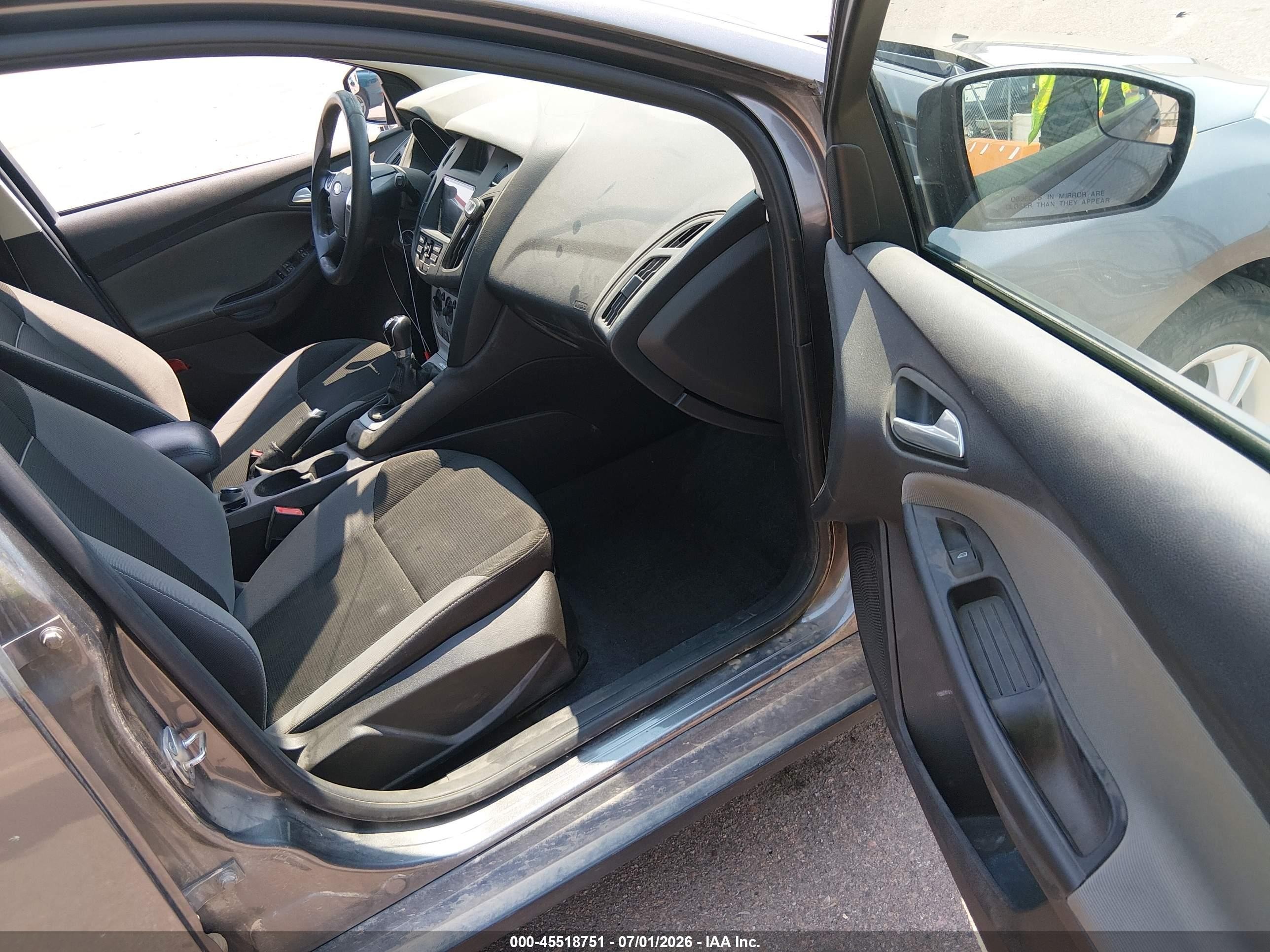 2014 Ford Focus Se Gray vin: 1FADP3K29EL373773