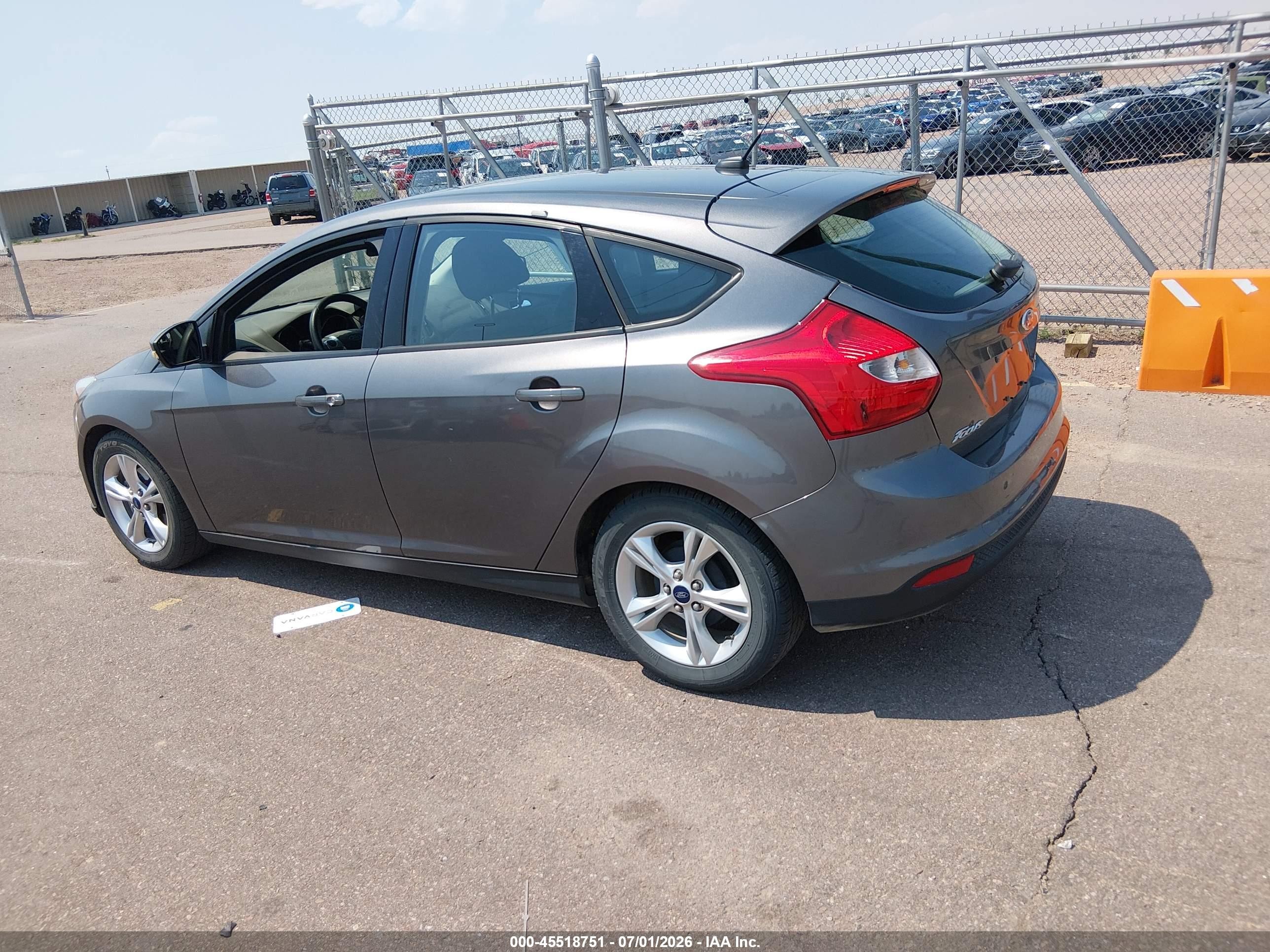 2014 Ford Focus Se Gray vin: 1FADP3K29EL373773