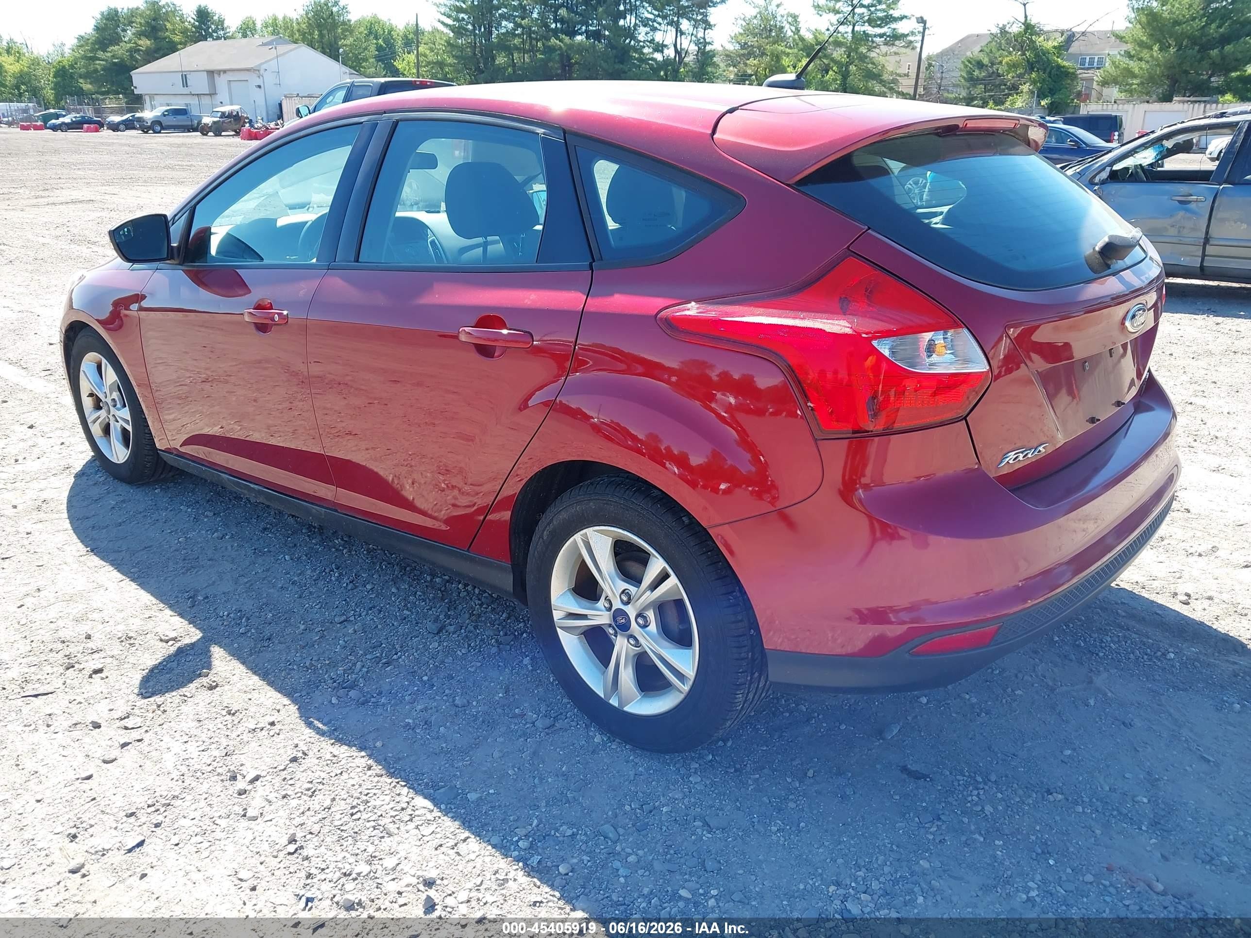 2014 Ford Focus Se Red vin: 1FADP3K29EL377788