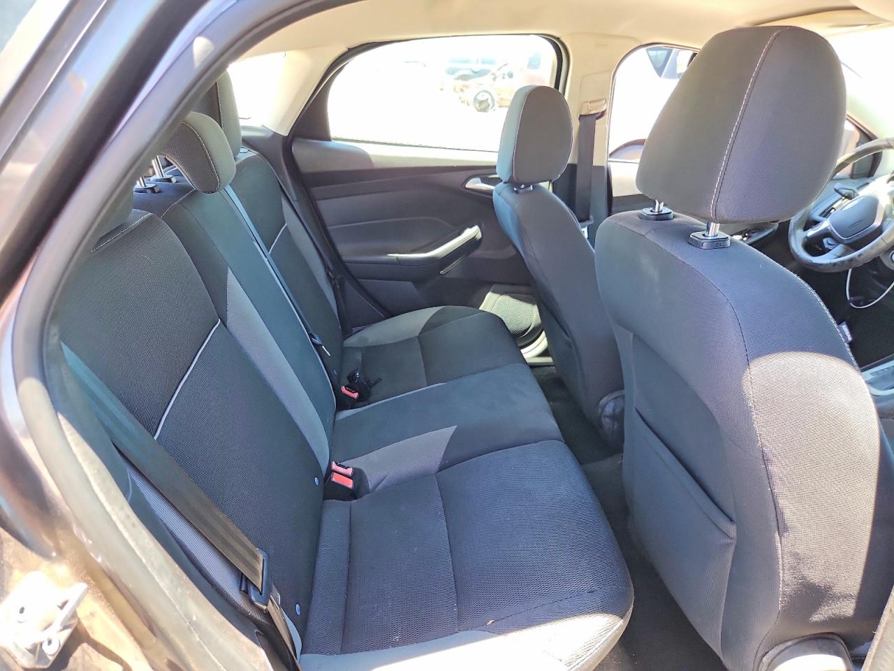 2014 Ford Focus Se Charcoal vin: 1FADP3K29EL400180