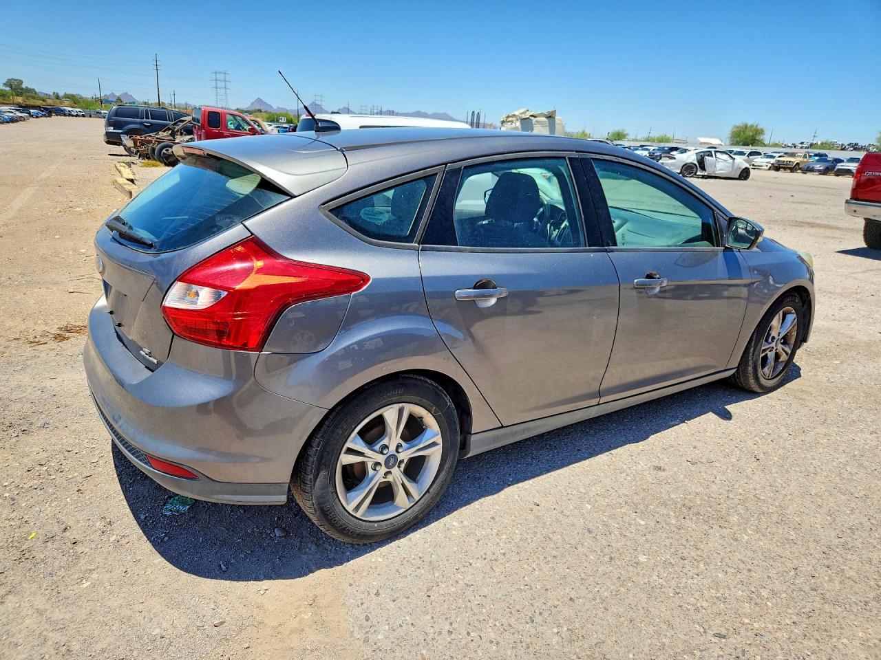 2014 Ford Focus Se Charcoal vin: 1FADP3K29EL400180