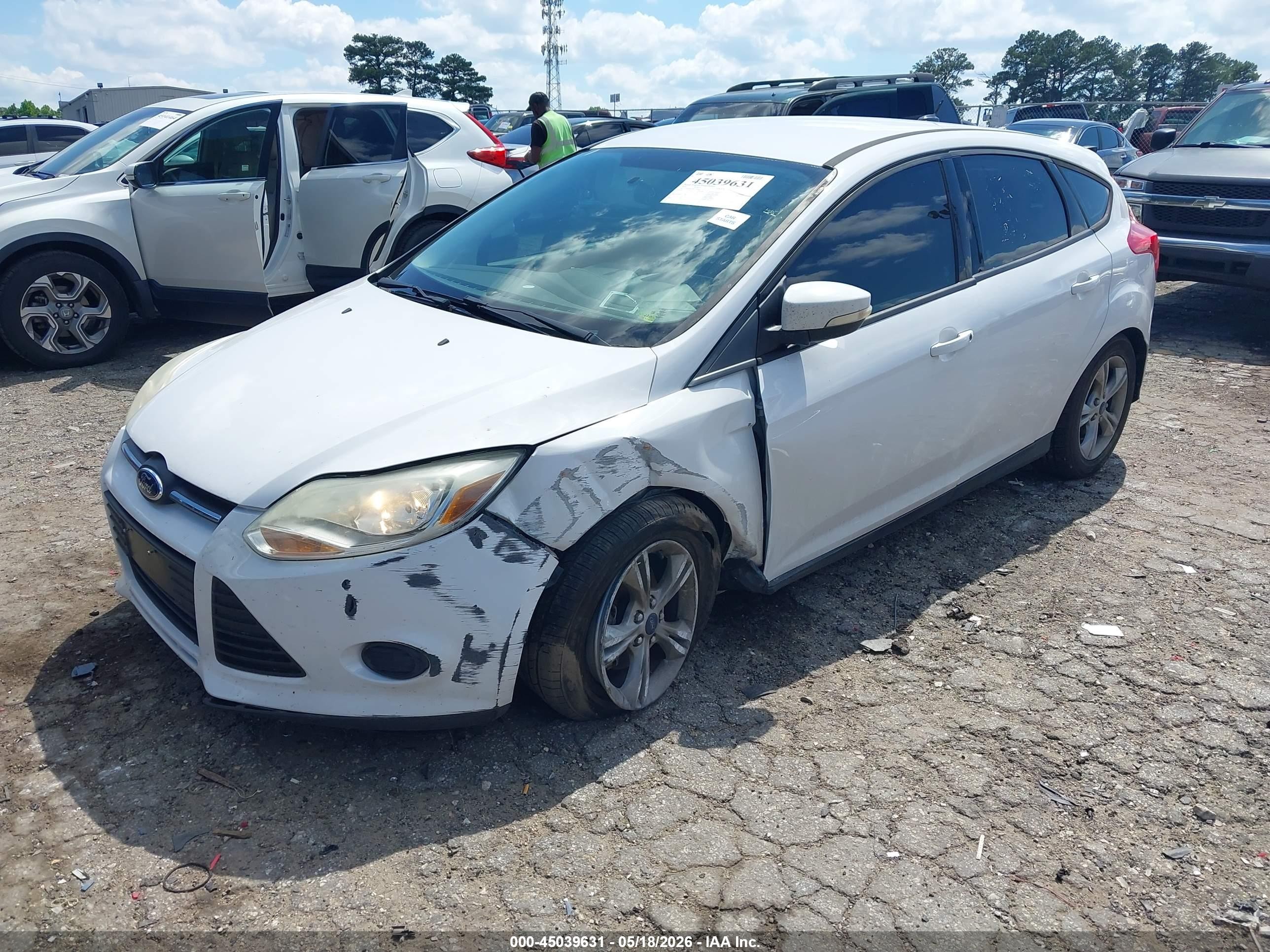 2014 Ford Focus Se Белый vin: 1FADP3K29EL415844