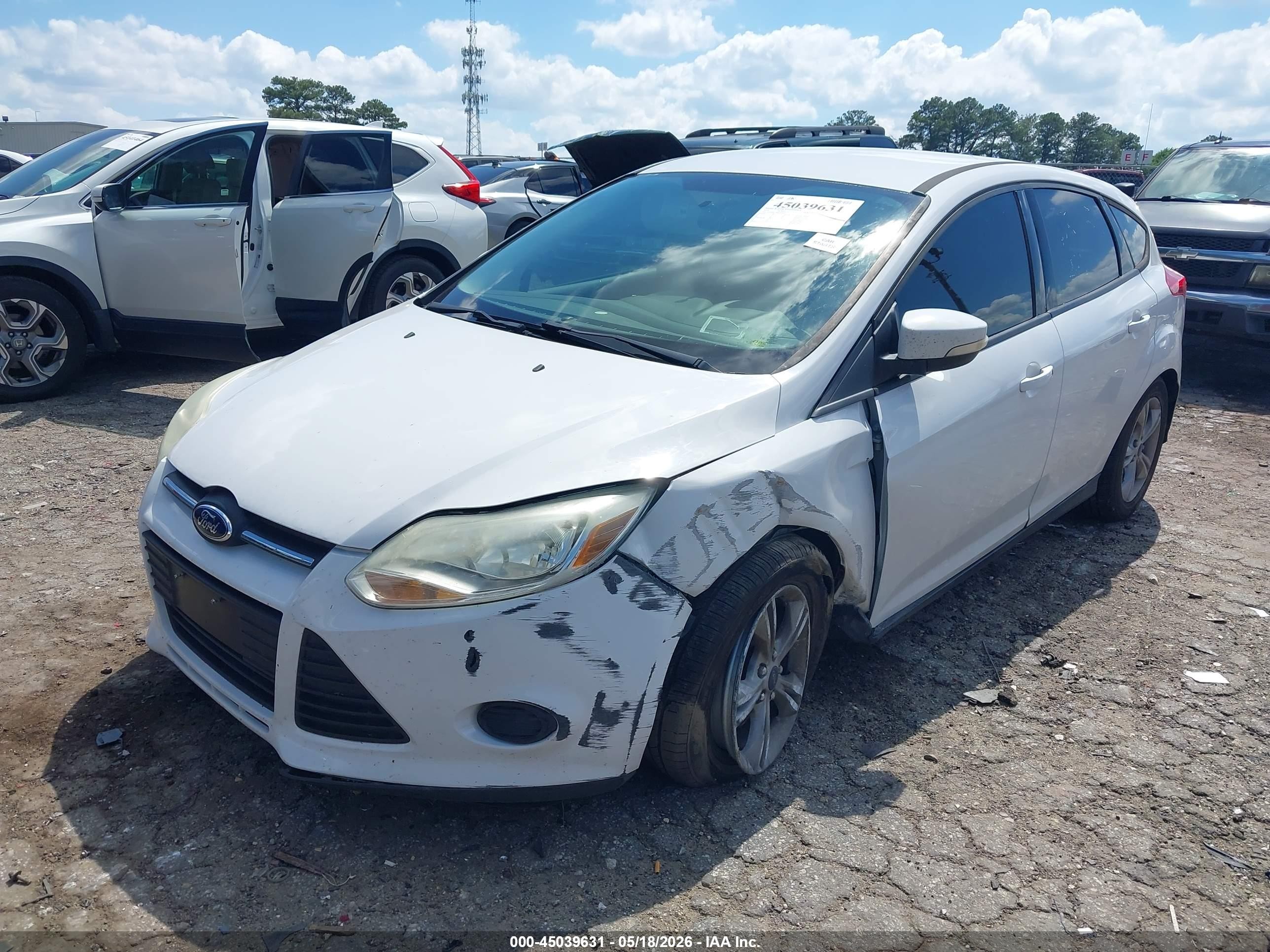 2014 Ford Focus Se Белый vin: 1FADP3K29EL415844