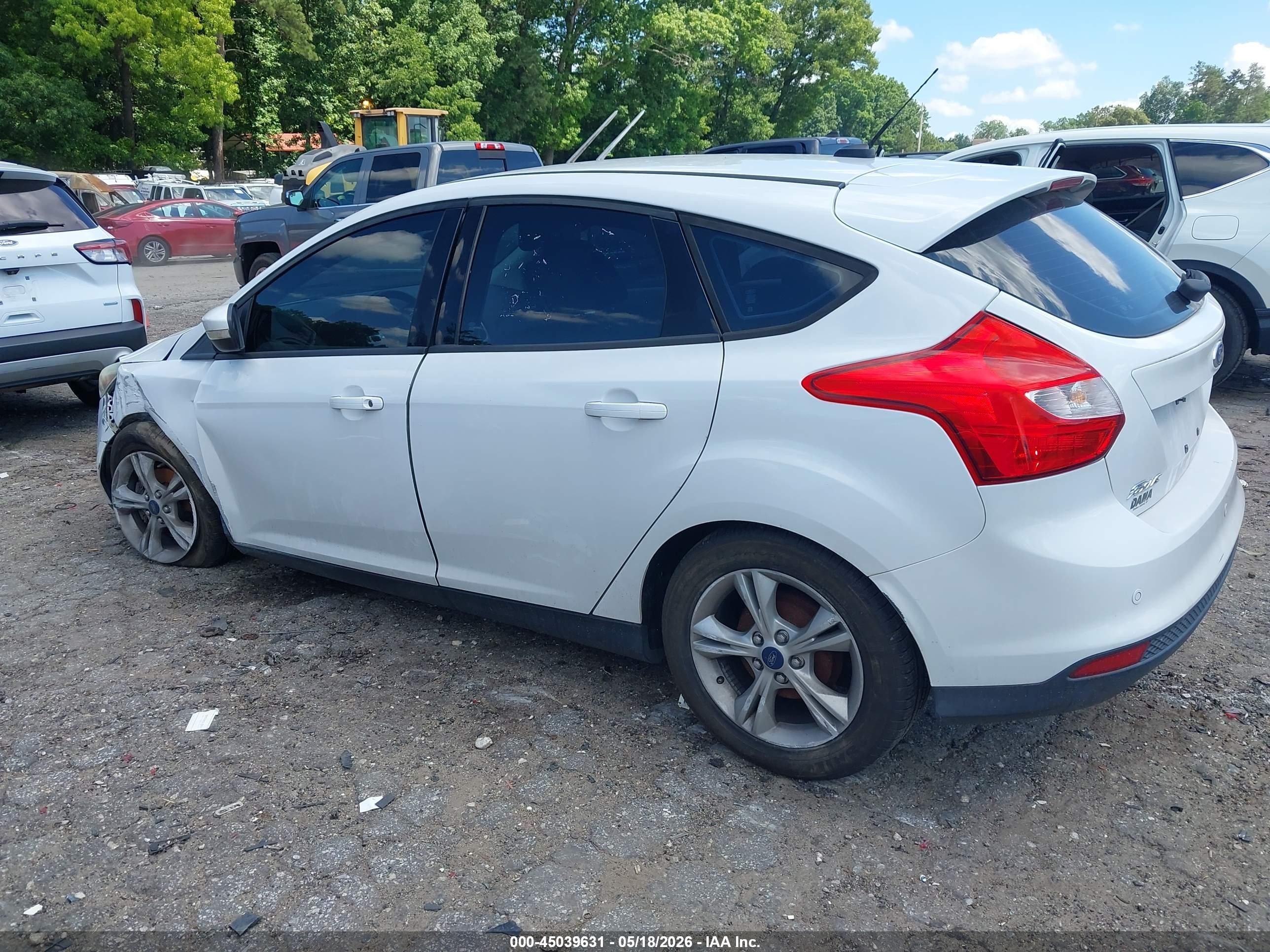 2014 Ford Focus Se Белый vin: 1FADP3K29EL415844