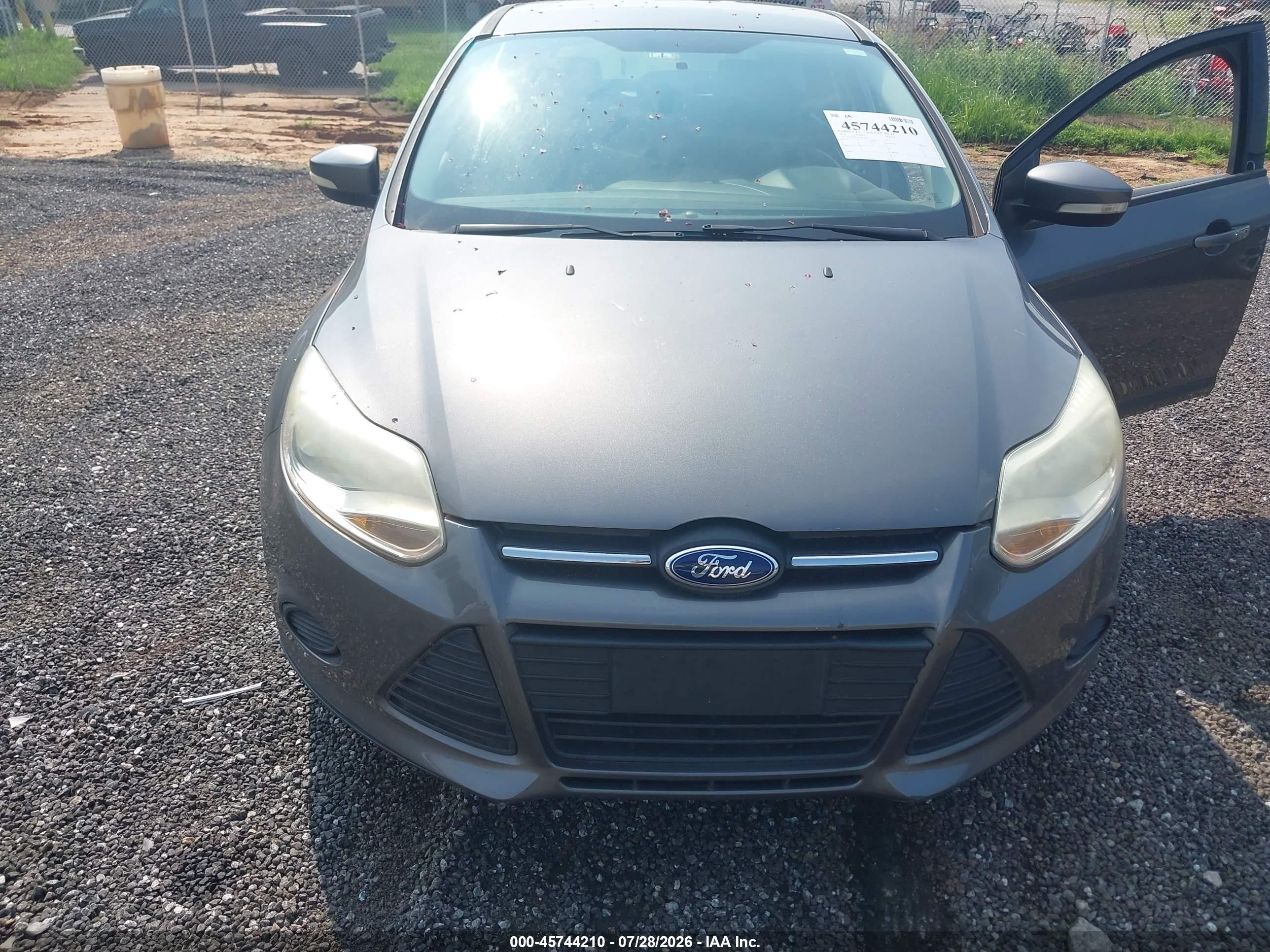 2014 Ford Focus Se Серый vin: 1FADP3K29EL435558