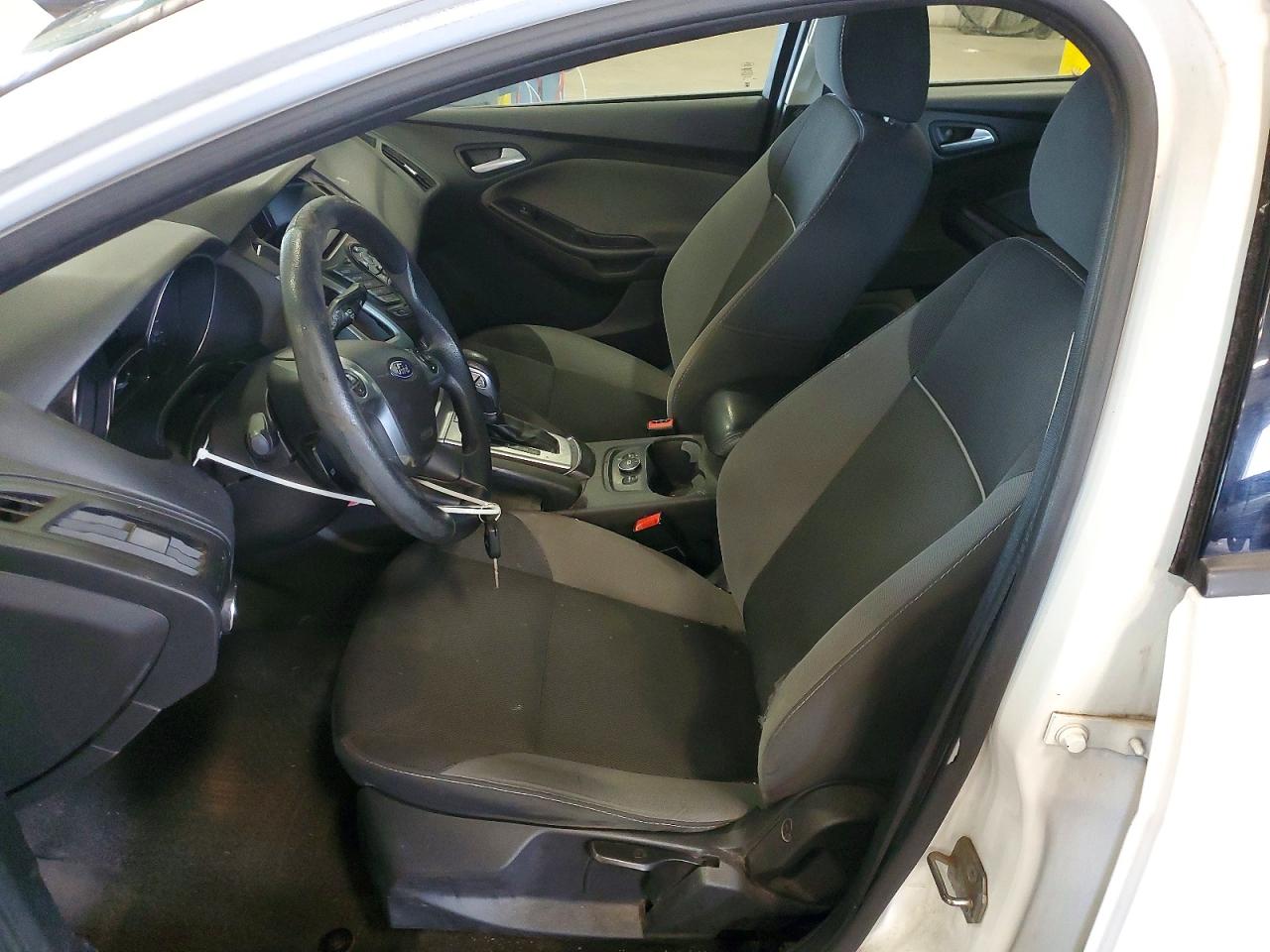 2014 Ford Focus Se White vin: 1FADP3K29EL452893