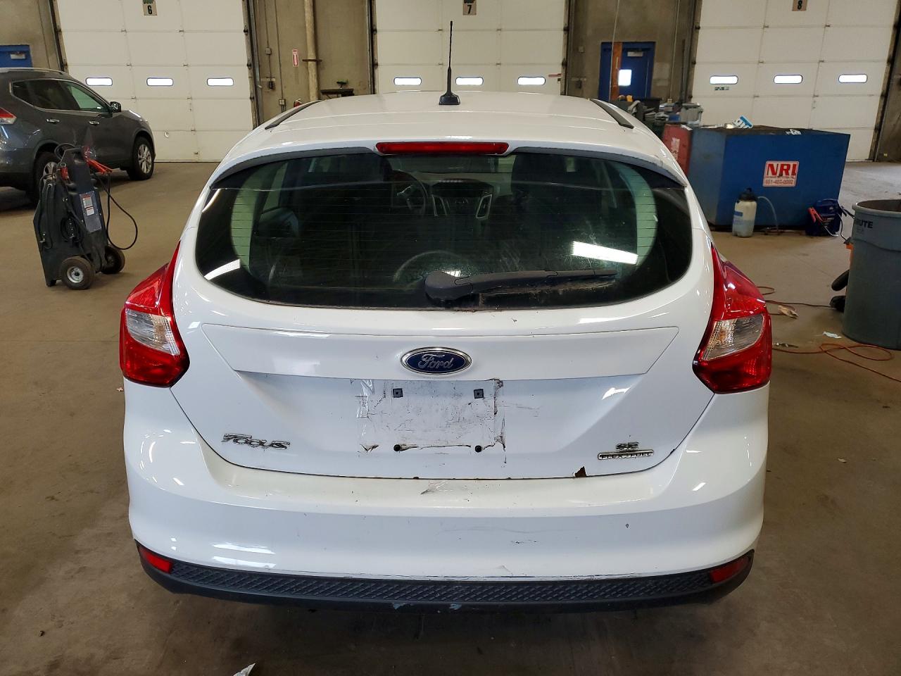 2014 Ford Focus Se White vin: 1FADP3K29EL452893