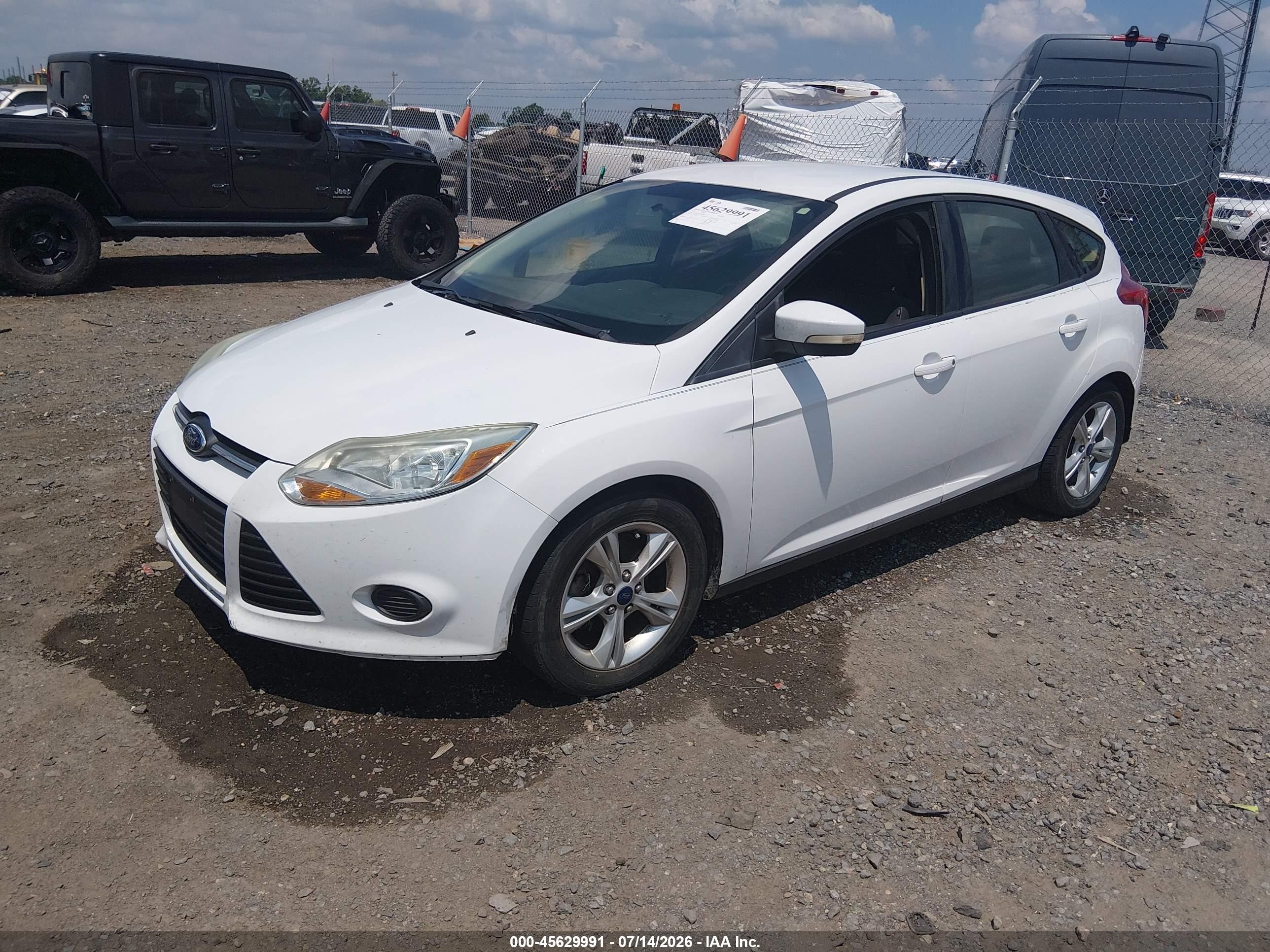 2014 Ford Focus Se White vin: 1FADP3K29EL460864