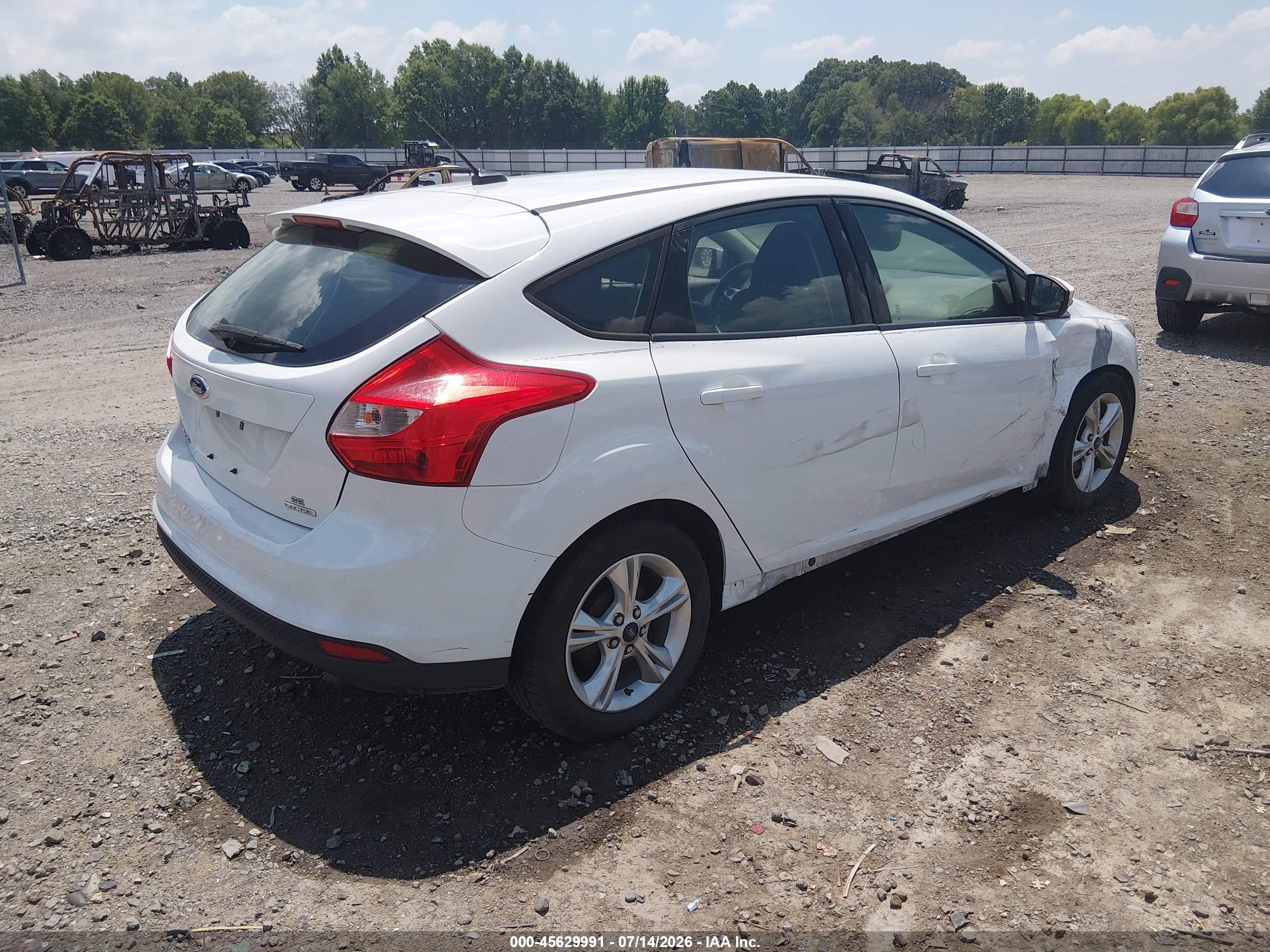 2014 Ford Focus Se White vin: 1FADP3K29EL460864