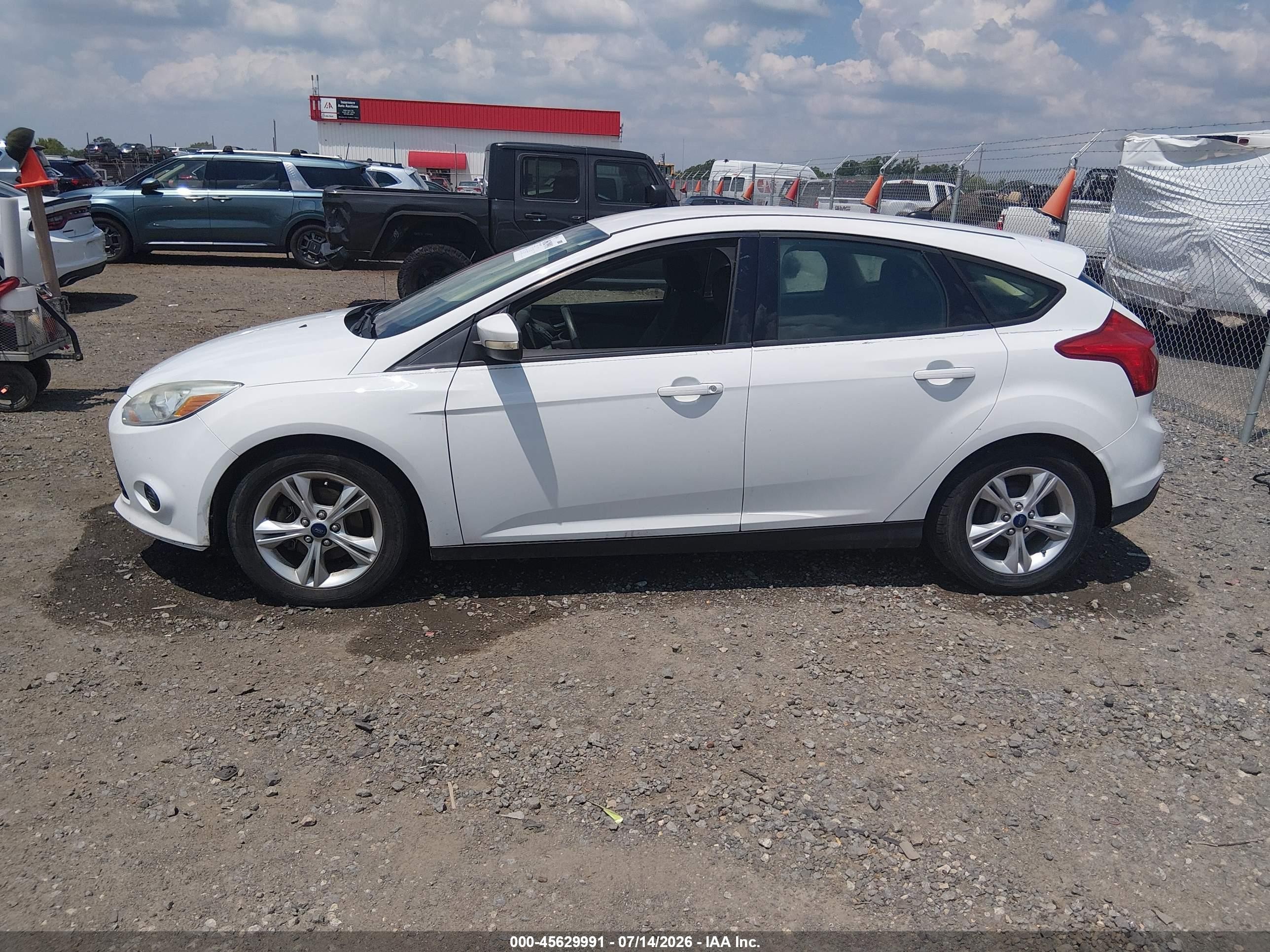 2014 Ford Focus Se White vin: 1FADP3K29EL460864