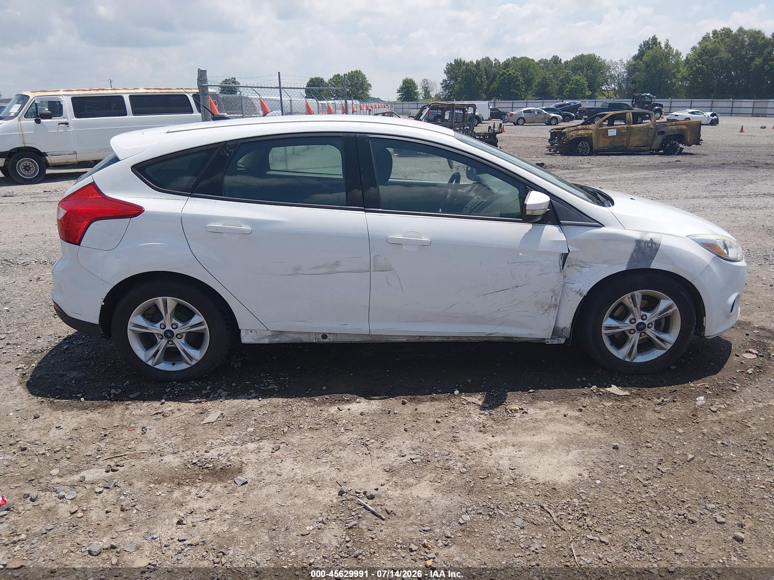 2014 Ford Focus Se White vin: 1FADP3K29EL460864