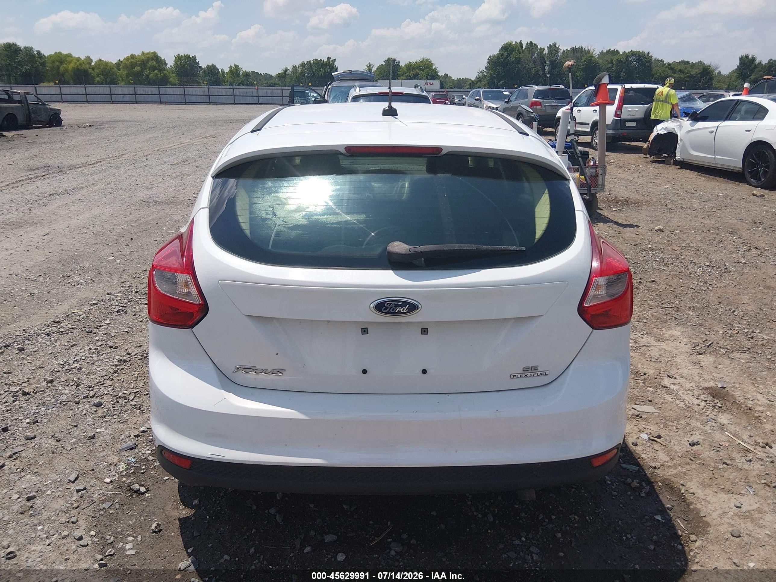 2014 Ford Focus Se White vin: 1FADP3K29EL460864