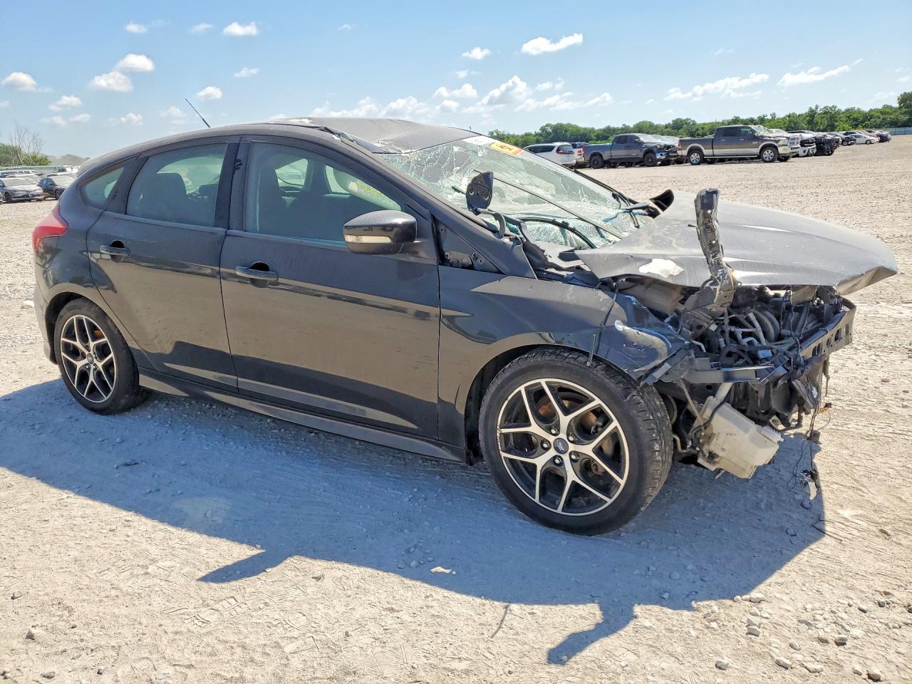 2015 Ford Focus Черный vin: 1FADP3K29FL210655