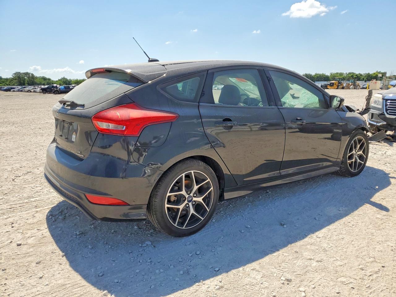 2015 Ford Focus Черный vin: 1FADP3K29FL210655