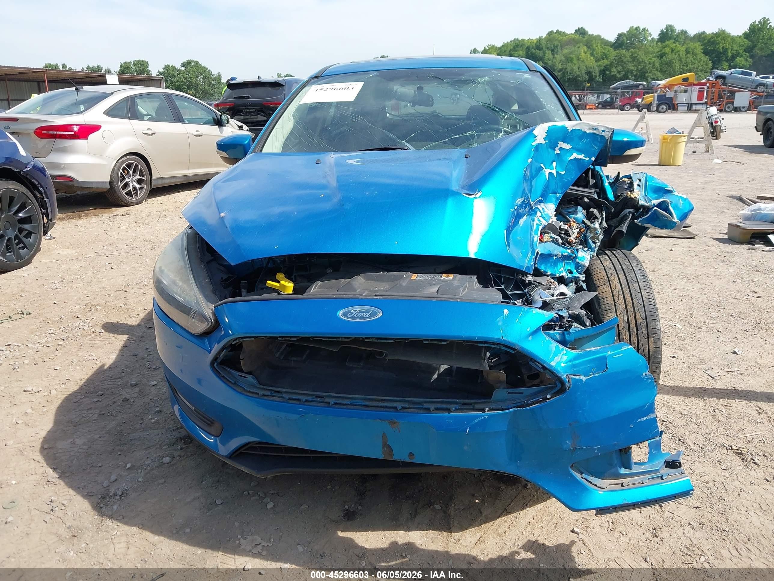 2015 Ford Focus Se Blue vin: 1FADP3K29FL214883
