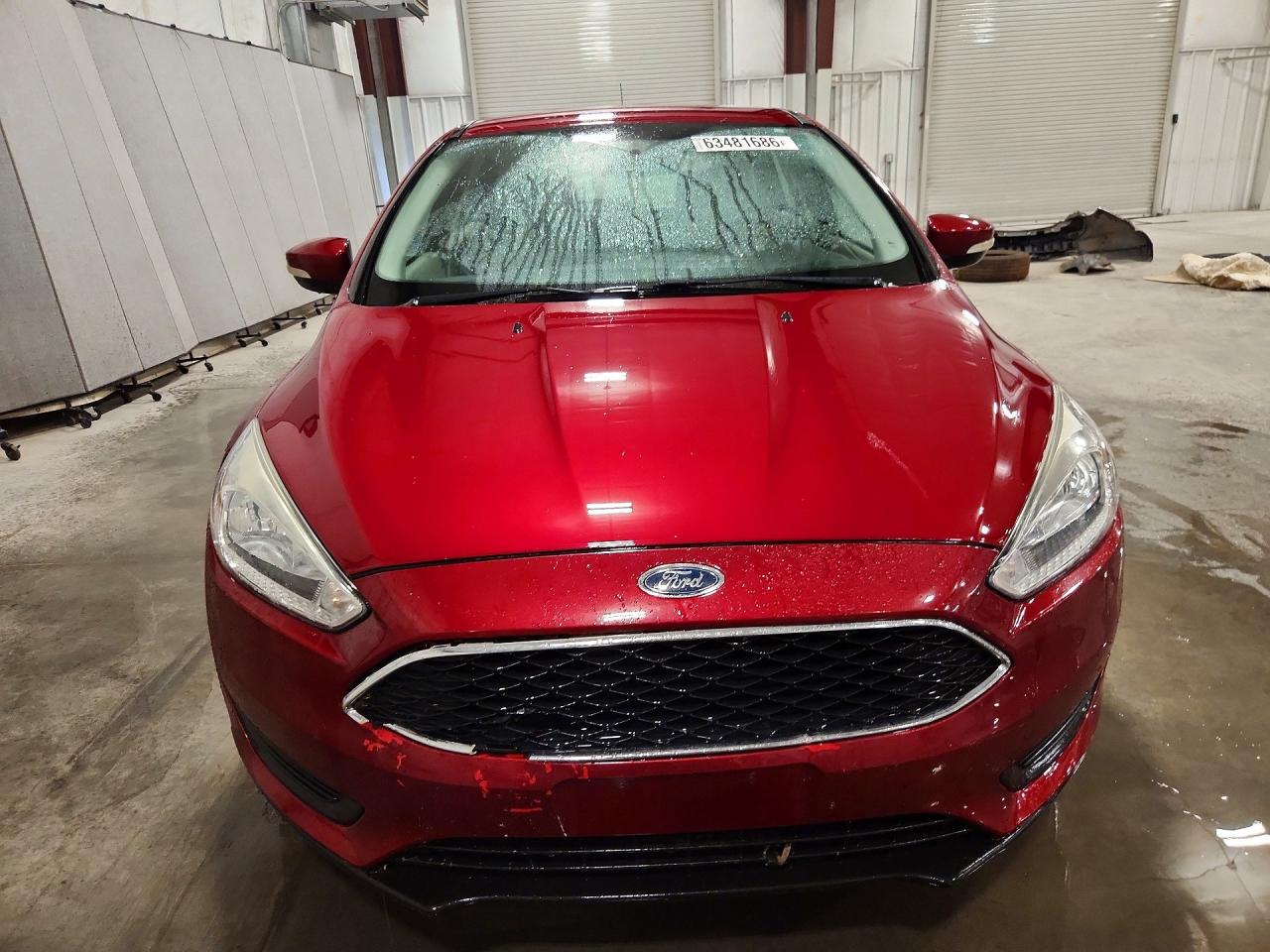 2015 Ford Focus Se Maroon vin: 1FADP3K29FL232882