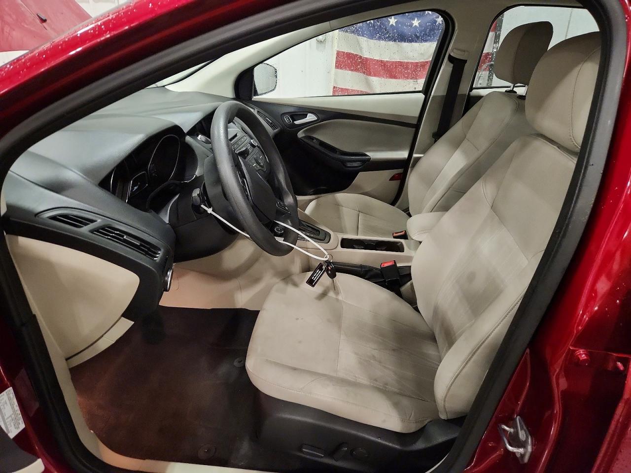 2015 Ford Focus Se Maroon vin: 1FADP3K29FL232882