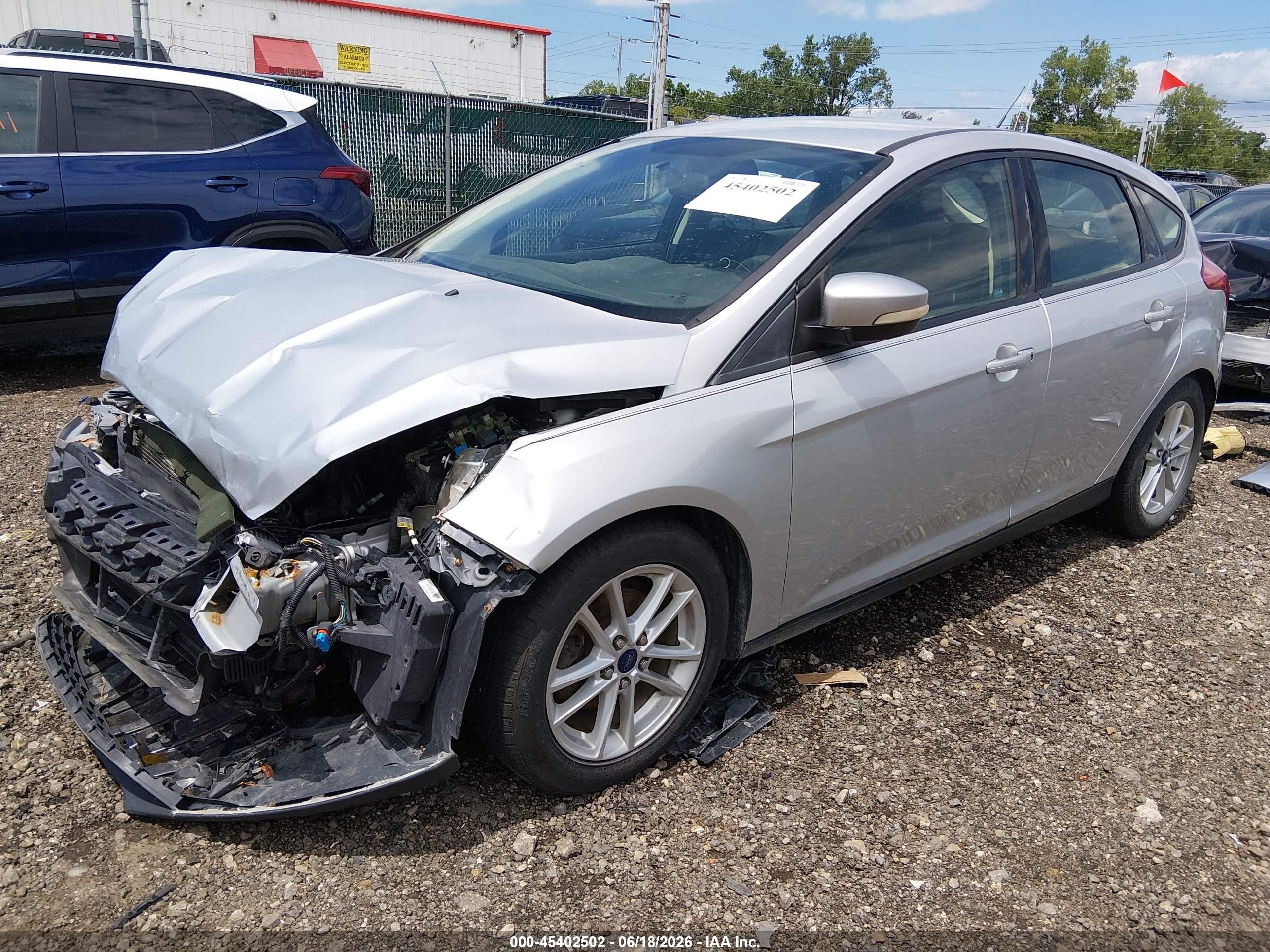 2015 Ford Focus Se Silver vin: 1FADP3K29FL234194
