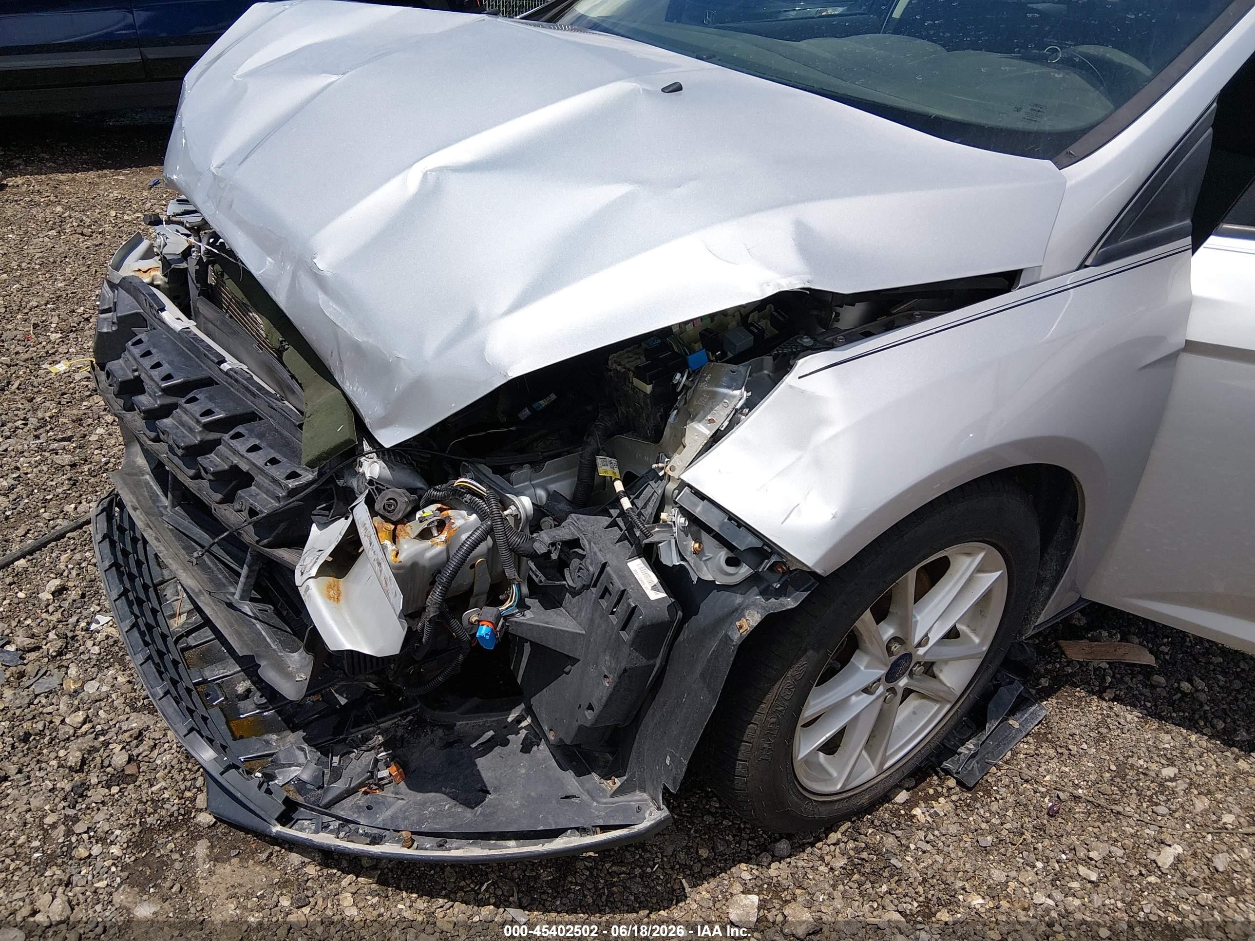 2015 Ford Focus Se Silver vin: 1FADP3K29FL234194