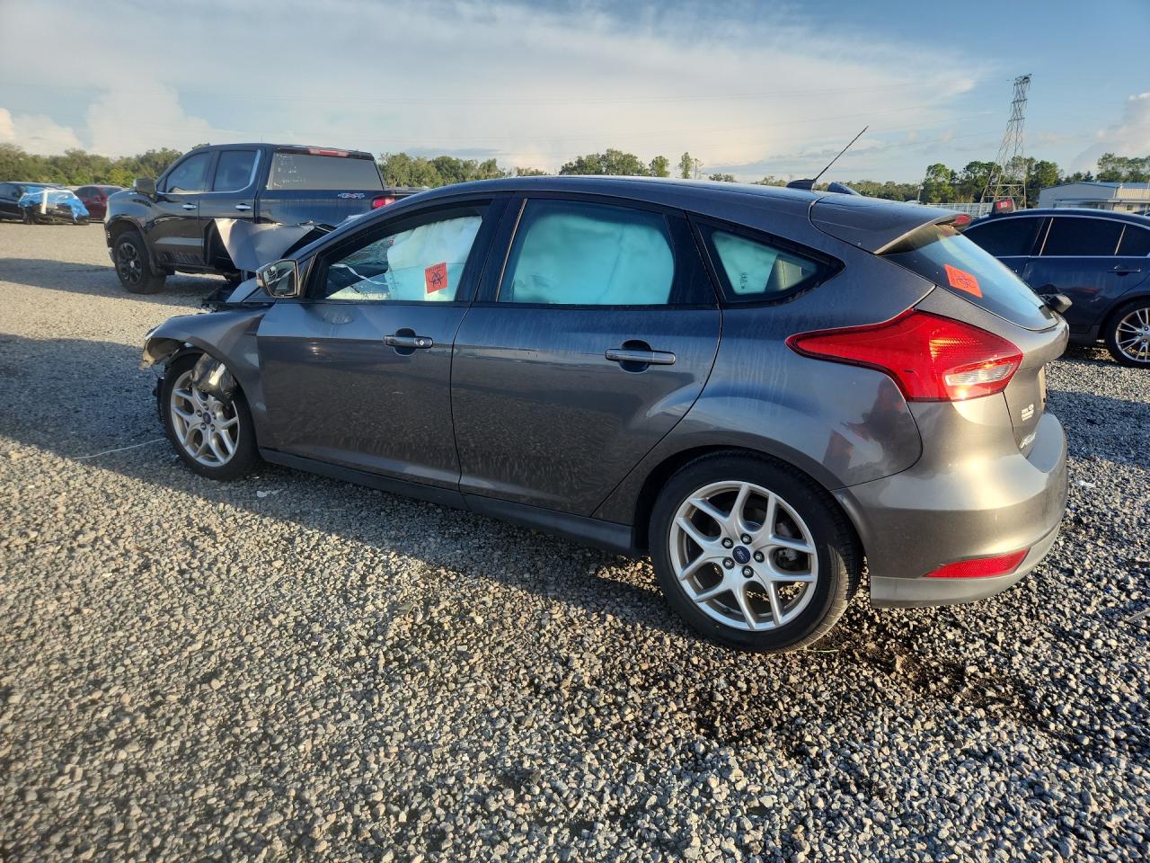2015 Ford Focus Se Gray vin: 1FADP3K29FL267728