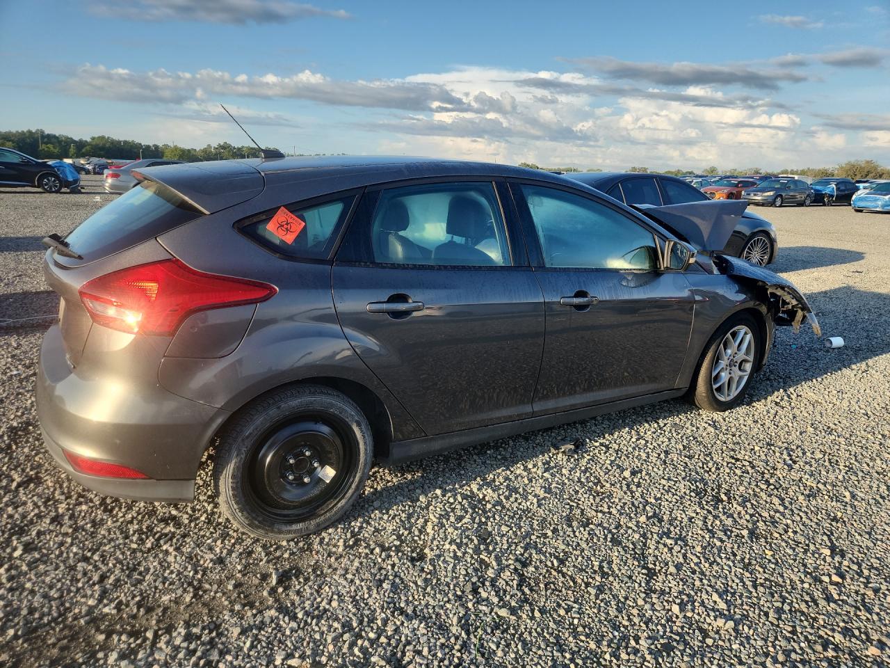 2015 Ford Focus Se Gray vin: 1FADP3K29FL267728