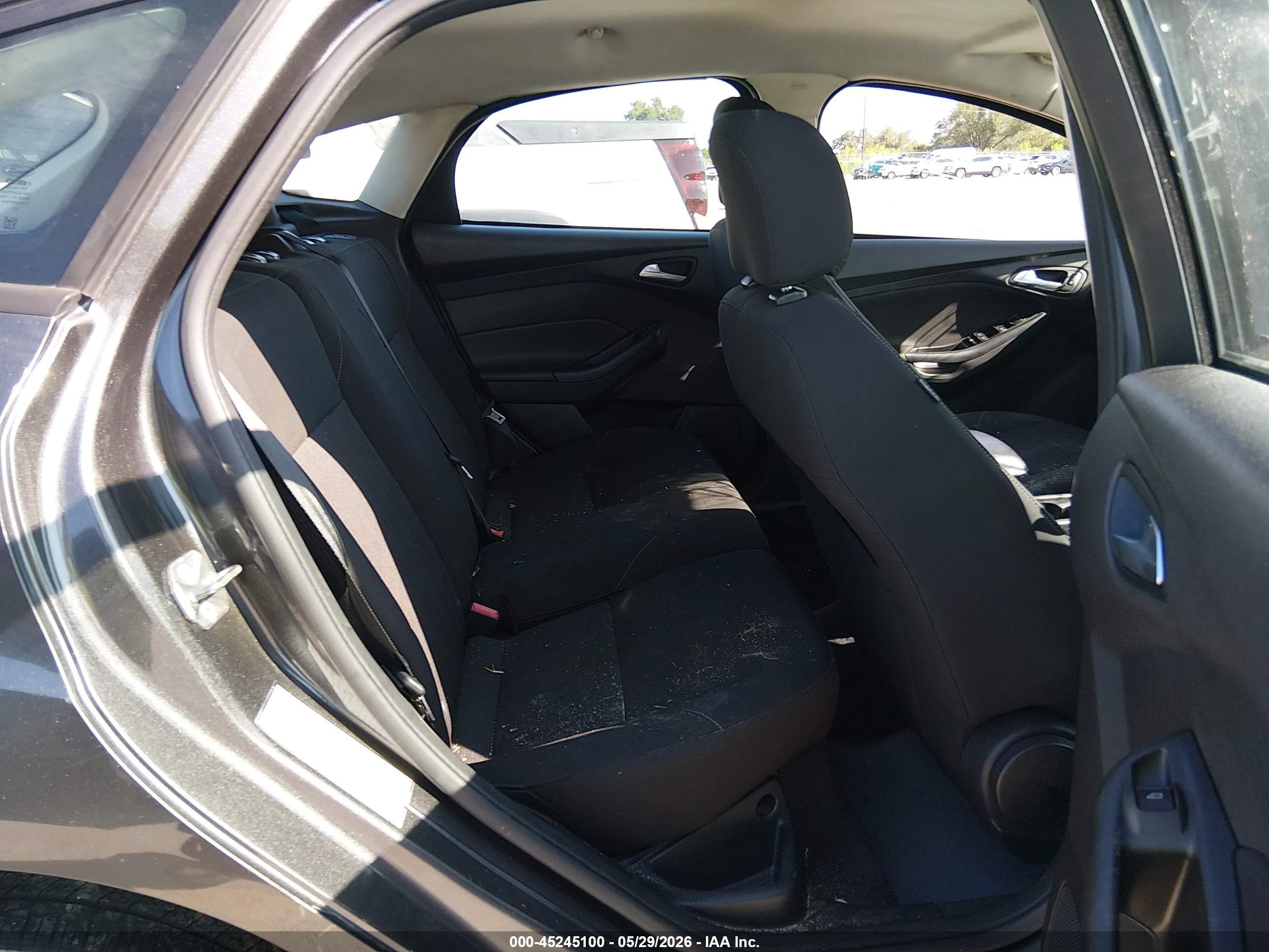 2015 Ford Focus Se Gray vin: 1FADP3K29FL318158