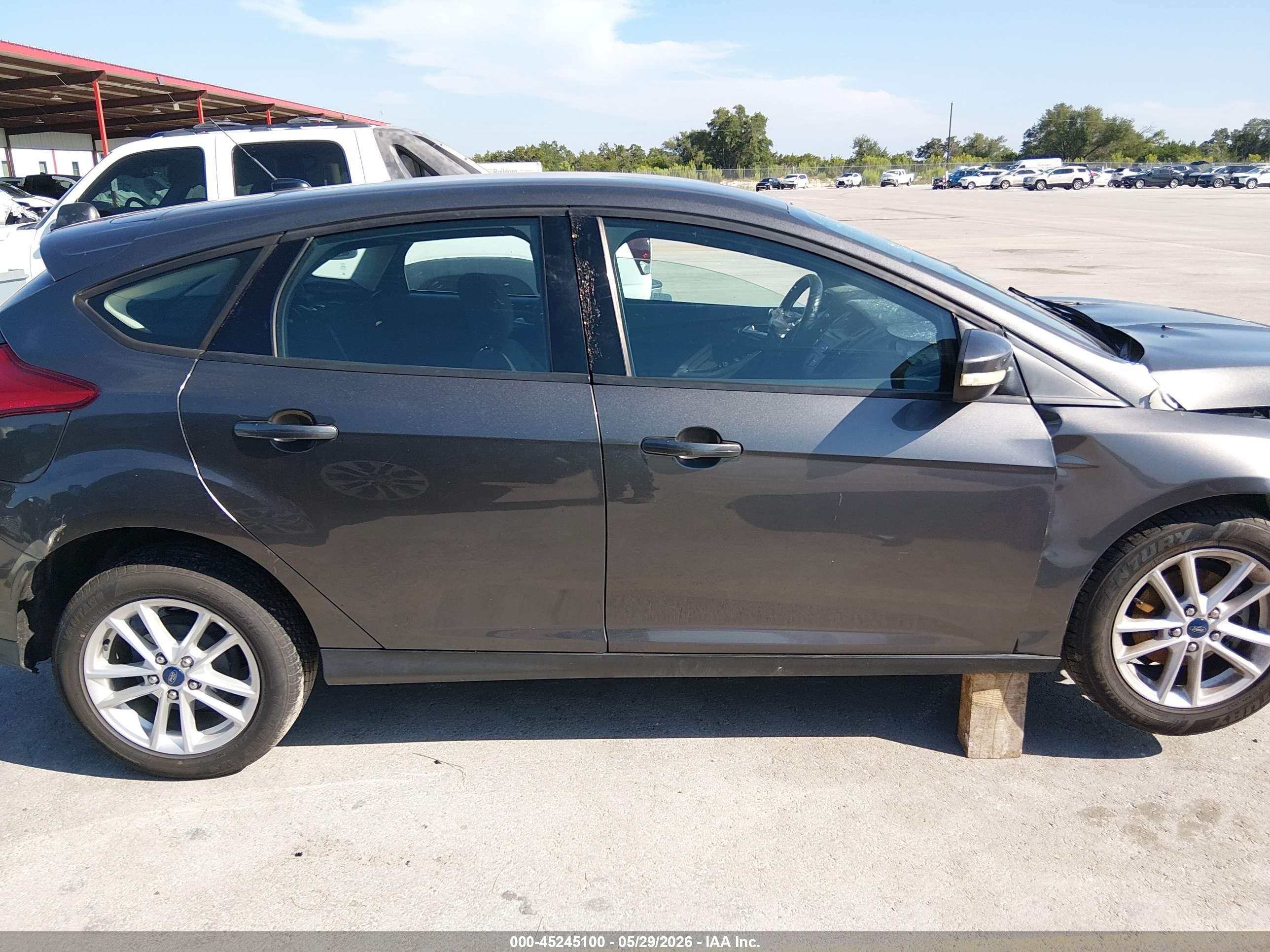 2015 Ford Focus Se Gray vin: 1FADP3K29FL318158