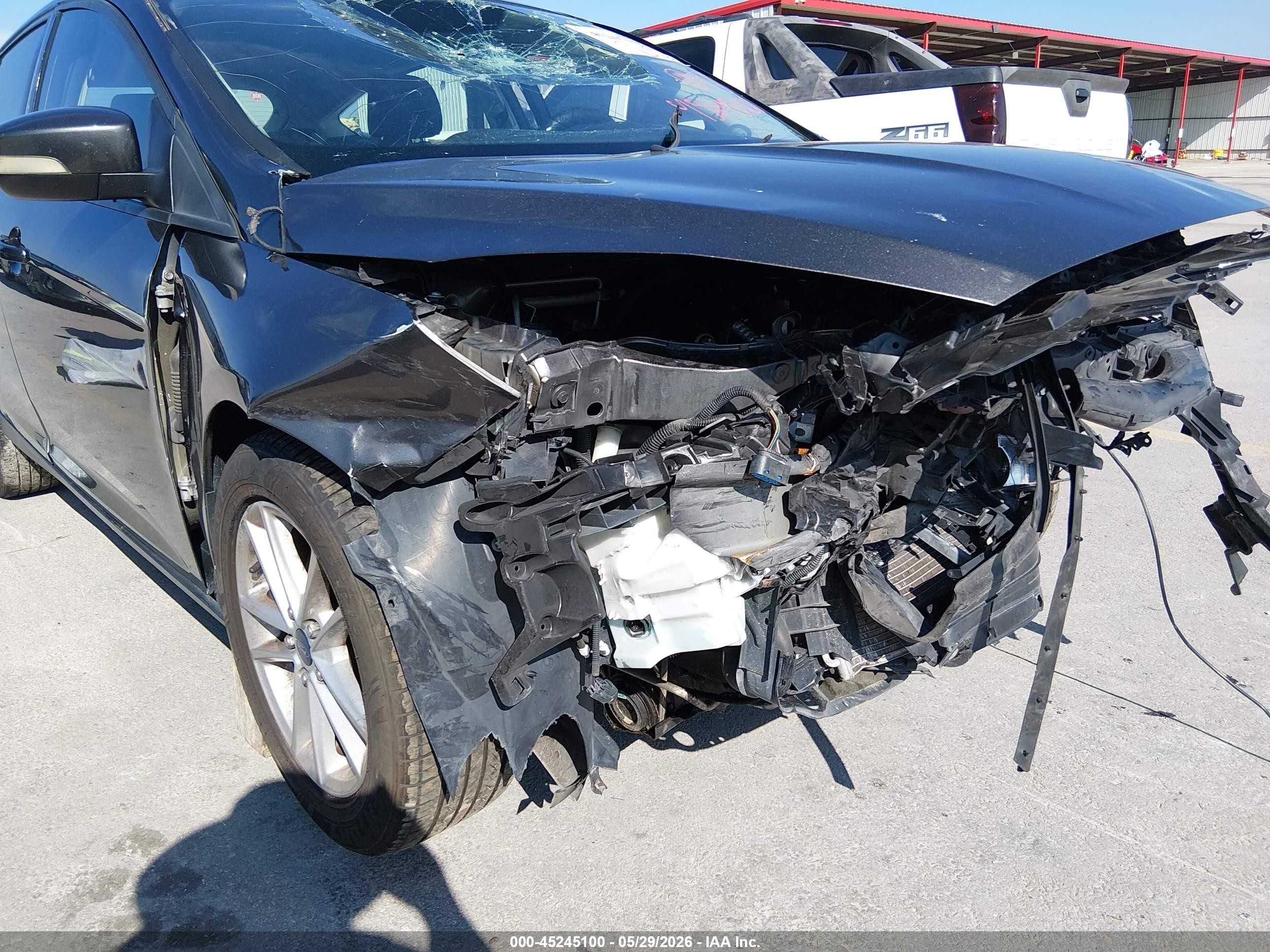 2015 Ford Focus Se Gray vin: 1FADP3K29FL318158