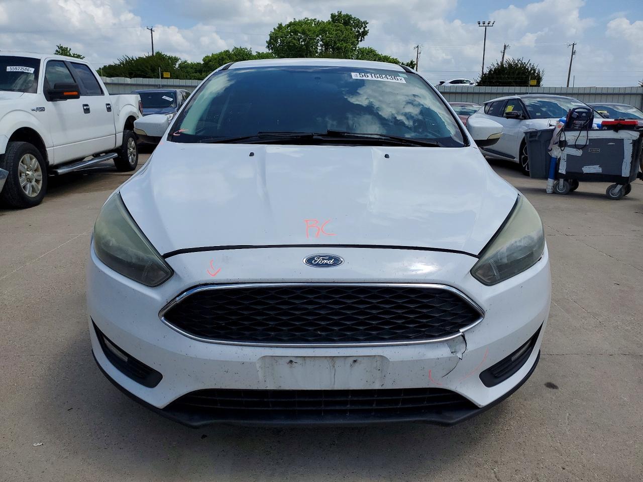 2015 Ford Focus Se White vin: 1FADP3K29FL323635