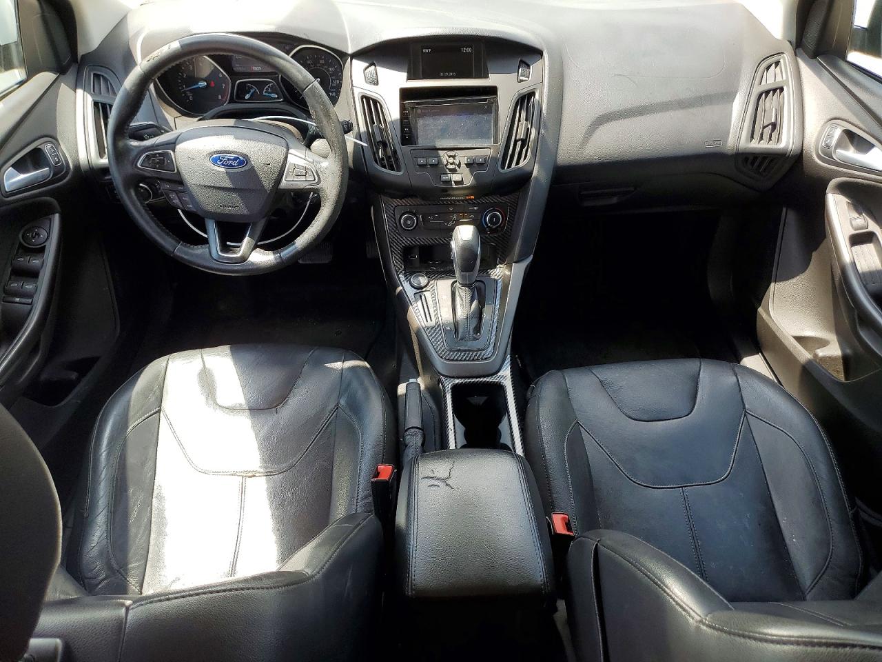 2015 Ford Focus Se White vin: 1FADP3K29FL323635