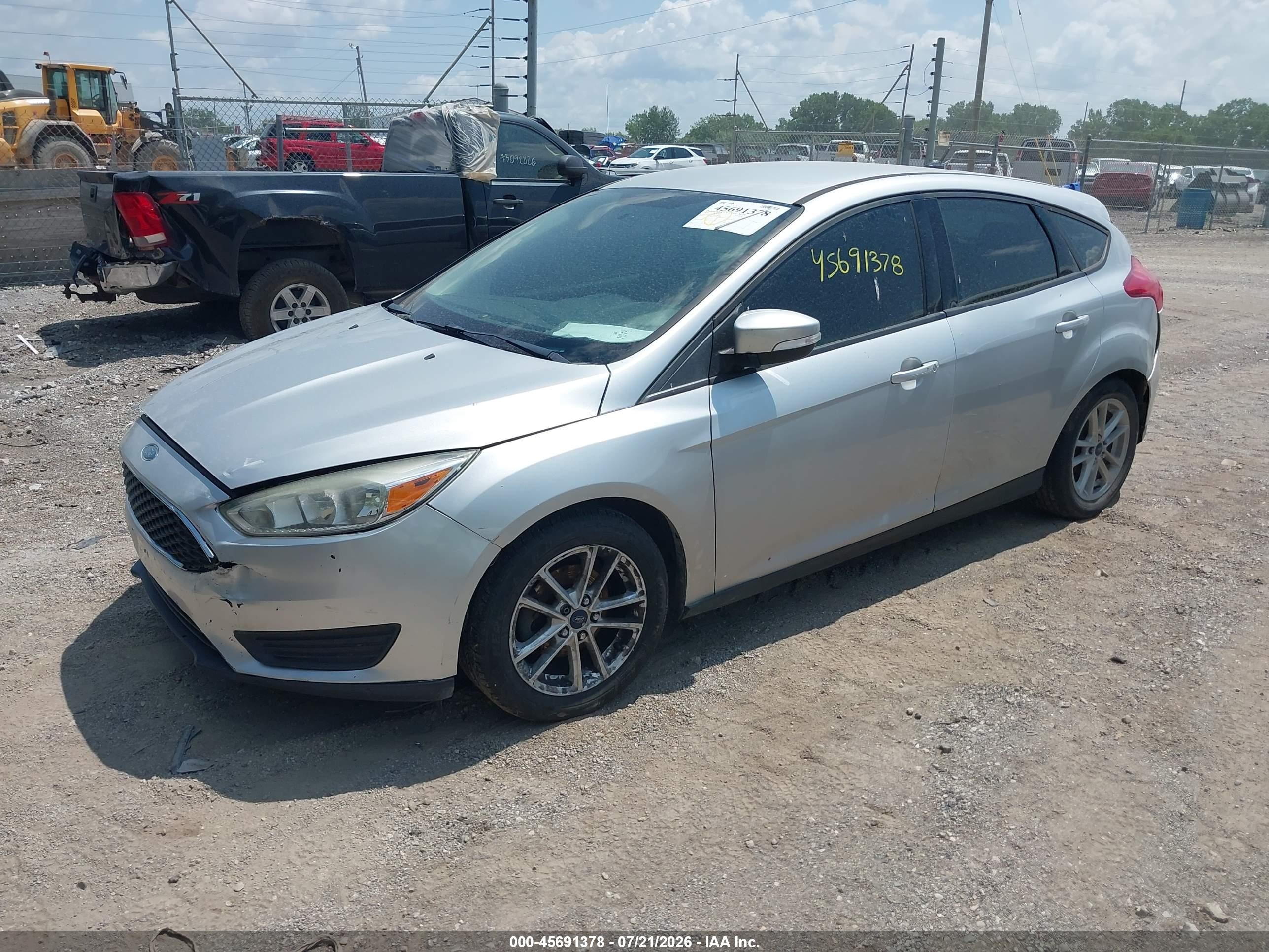 2015 Ford Focus Se Silver vin: 1FADP3K29FL328561