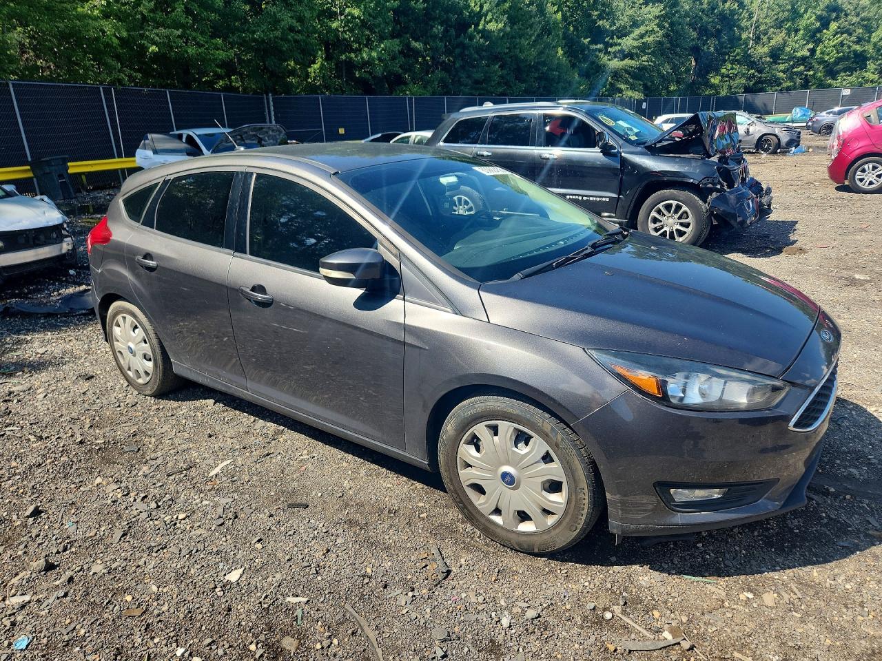 2015 Ford Focus Se Gray vin: 1FADP3K29FL338264