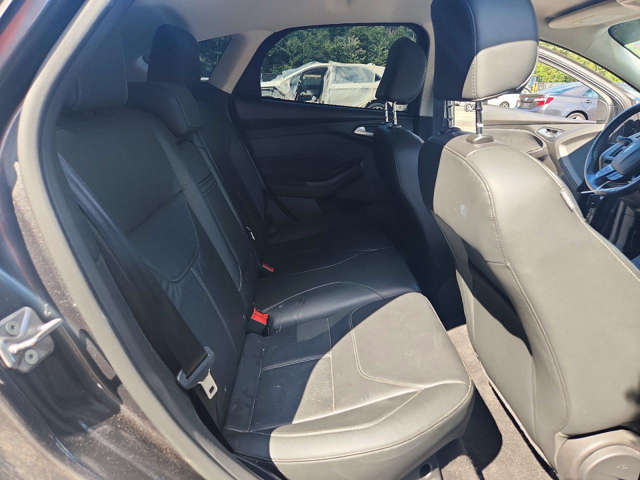 2015 Ford Focus Se Gray vin: 1FADP3K29FL338264