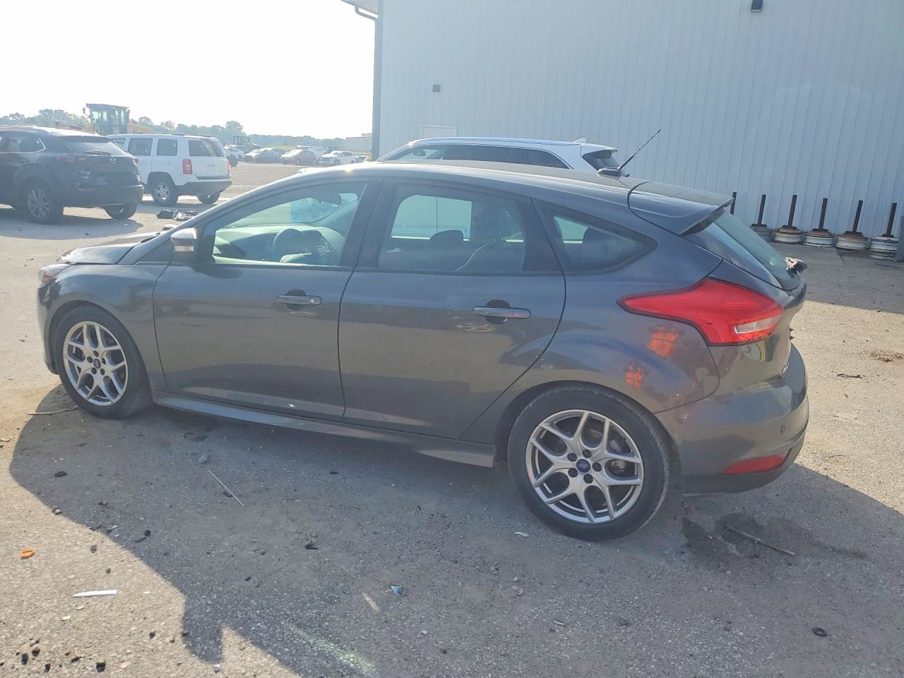 2015 Ford Focus Se Gray vin: 1FADP3K29FL373337