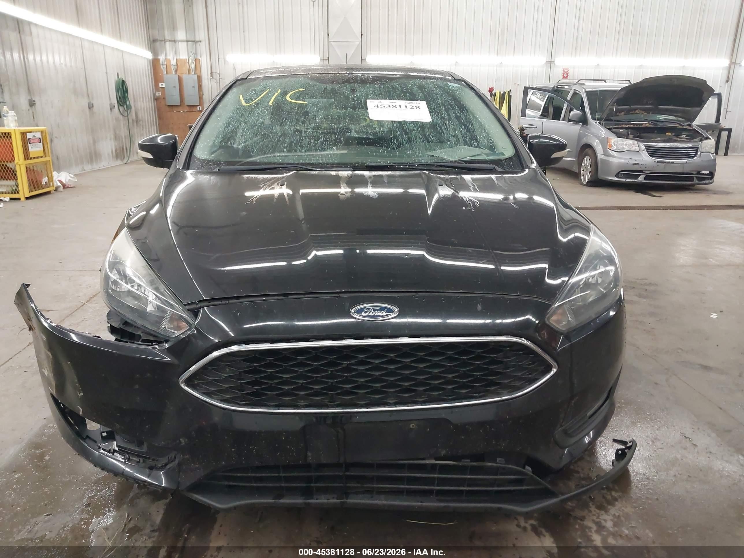 2015 Ford Focus Se Dark Blue vin: 1FADP3K29FL375122
