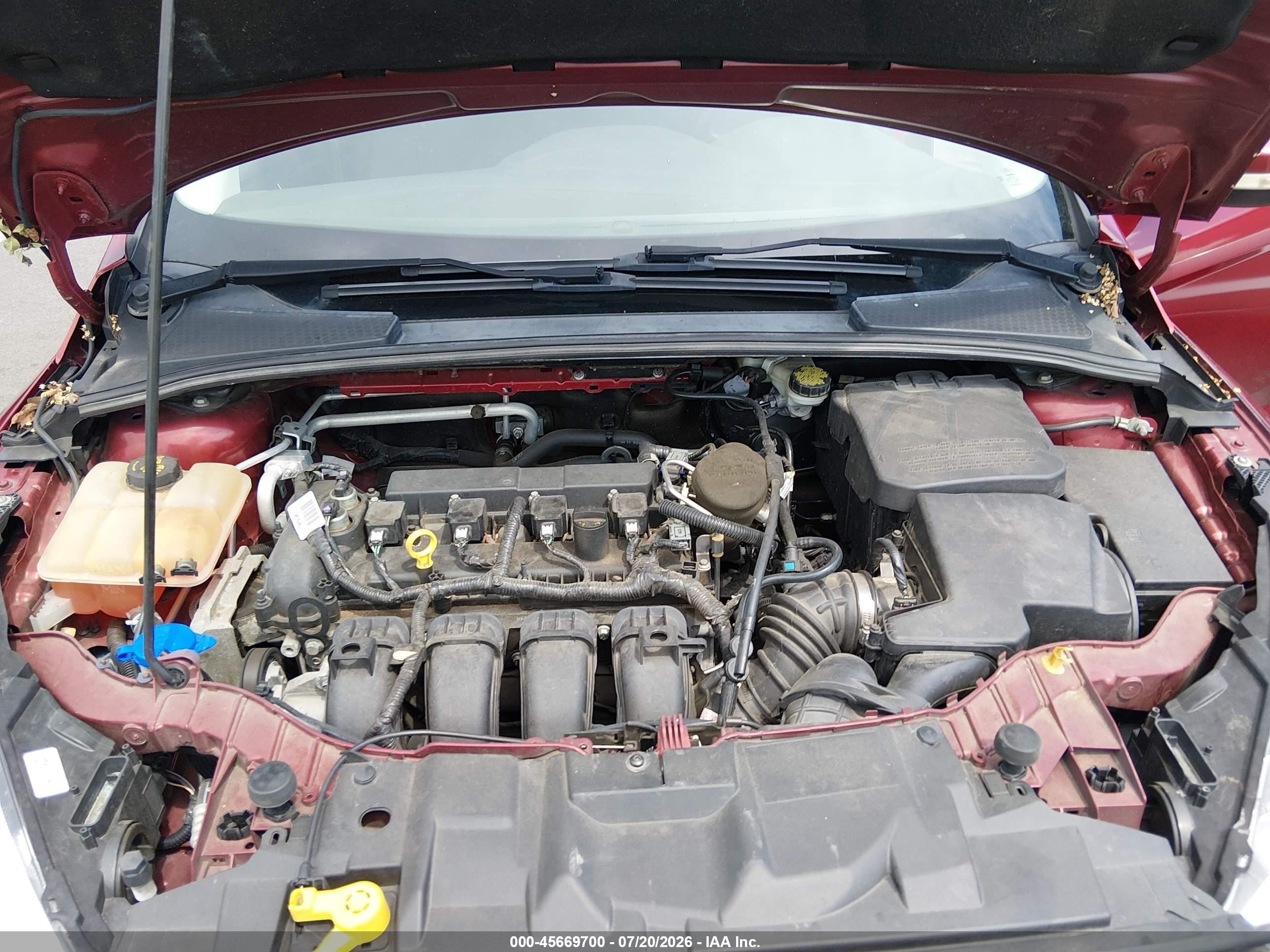 2015 Ford Focus Se Red vin: 1FADP3K29FL385780