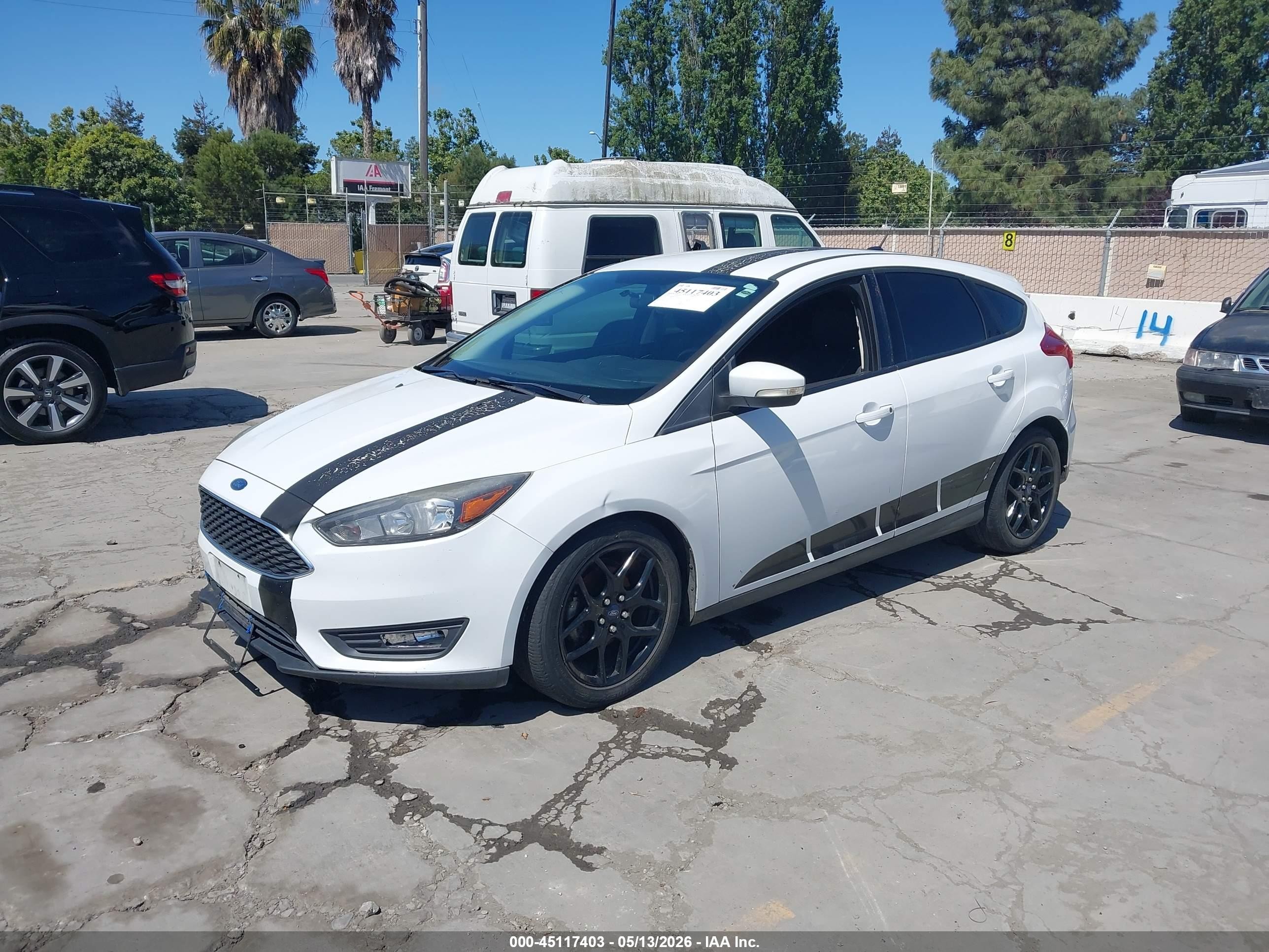 2016 Ford Focus Se White vin: 1FADP3K29GL209362