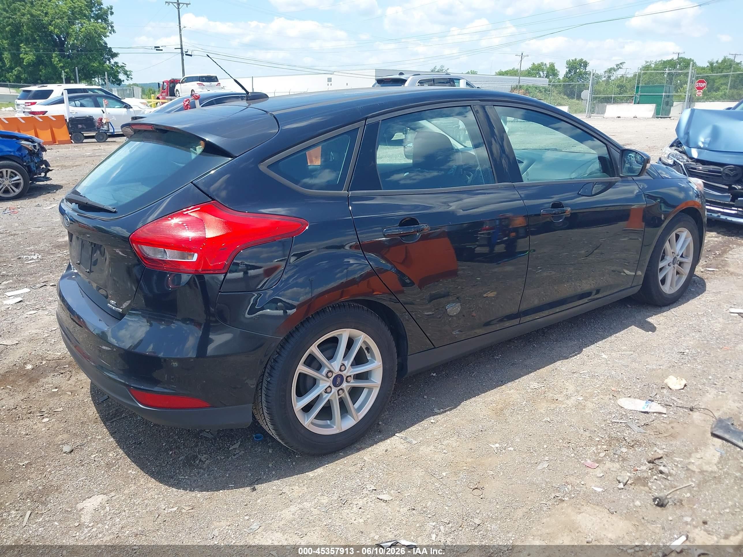 2016 Ford Focus Se Black vin: 1FADP3K29GL217400