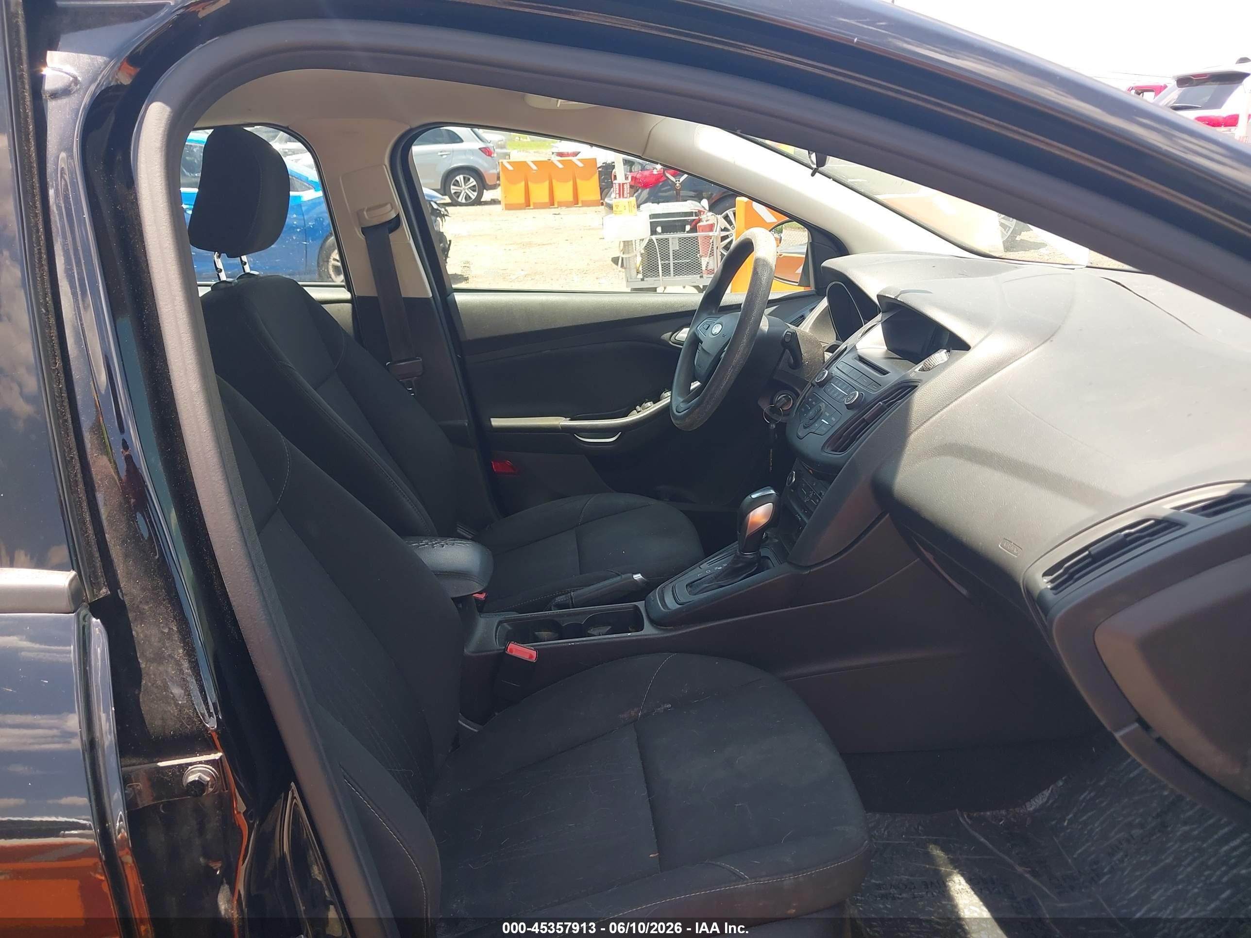 2016 Ford Focus Se Black vin: 1FADP3K29GL217400