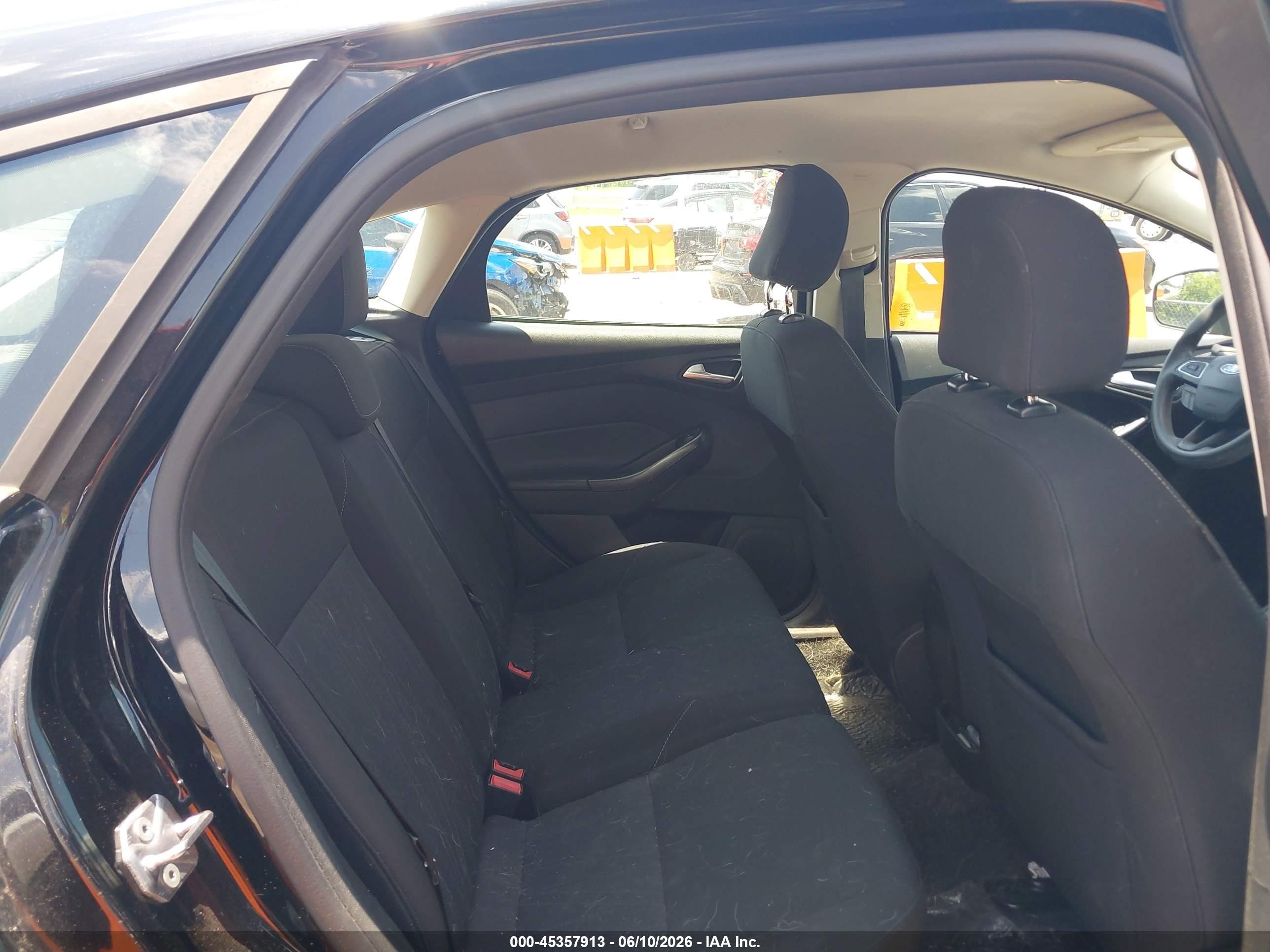 2016 Ford Focus Se Black vin: 1FADP3K29GL217400