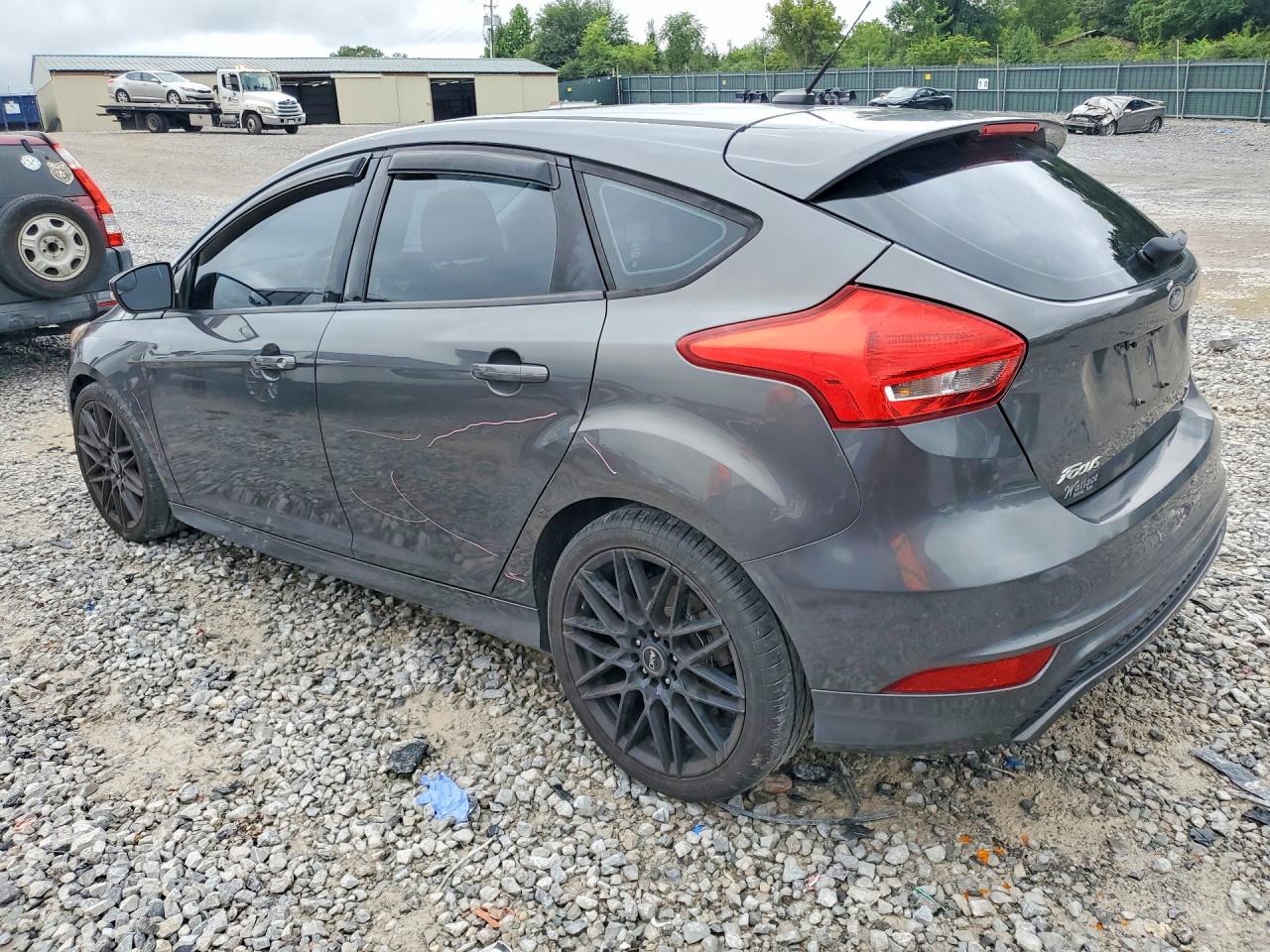 2016 Ford Focus Se Gray vin: 1FADP3K29GL257640
