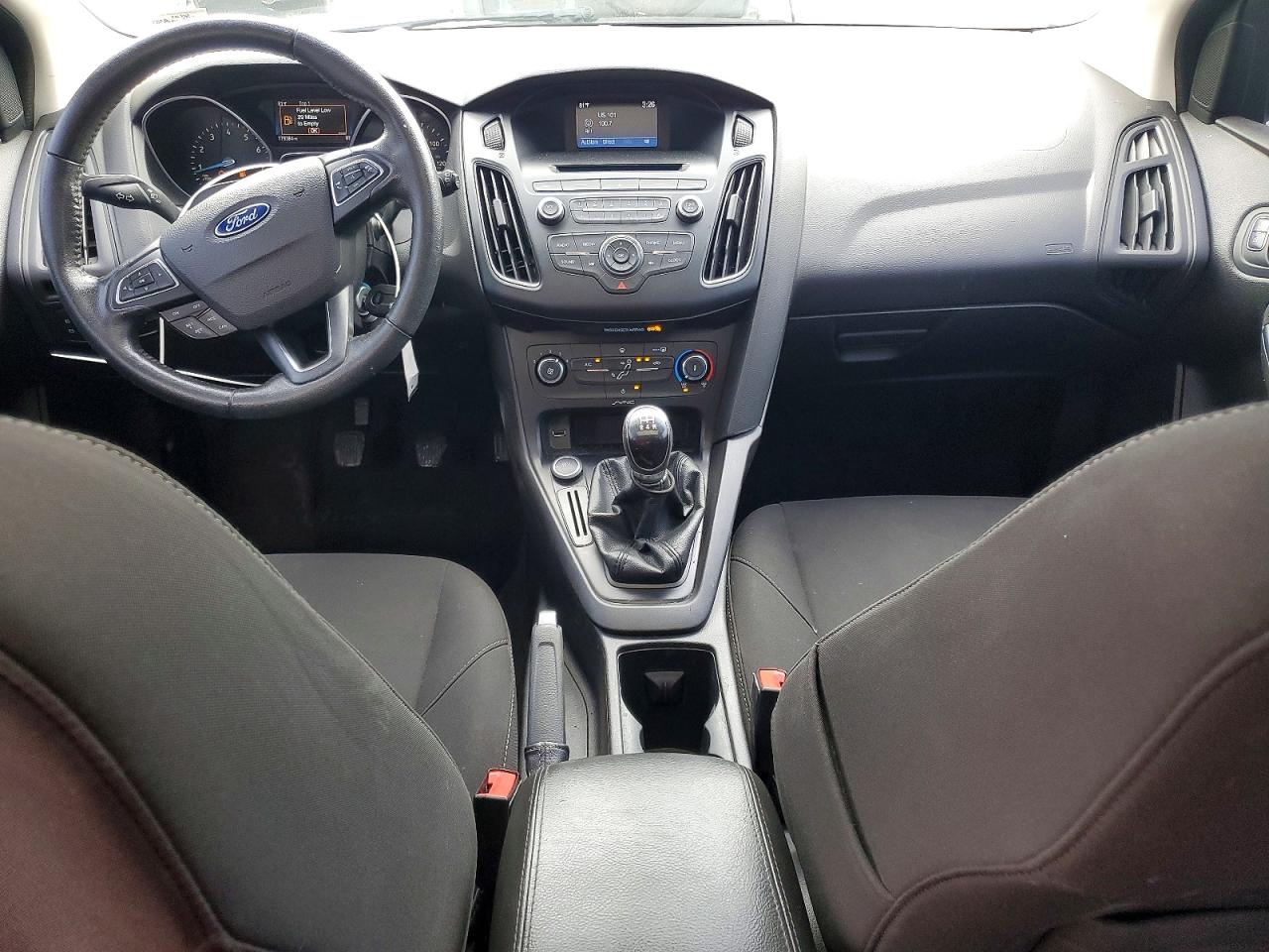 2016 Ford Focus Se Gray vin: 1FADP3K29GL257640