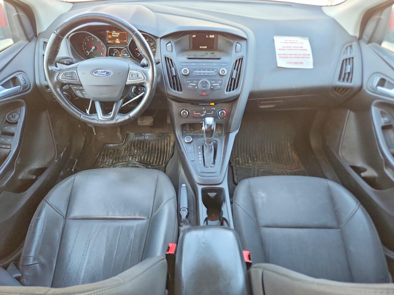 2016 Ford Focus Se Red vin: 1FADP3K29GL358161
