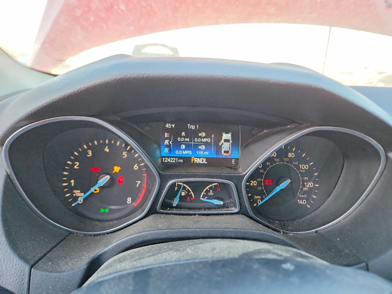 2016 Ford Focus Se Red vin: 1FADP3K29GL358161