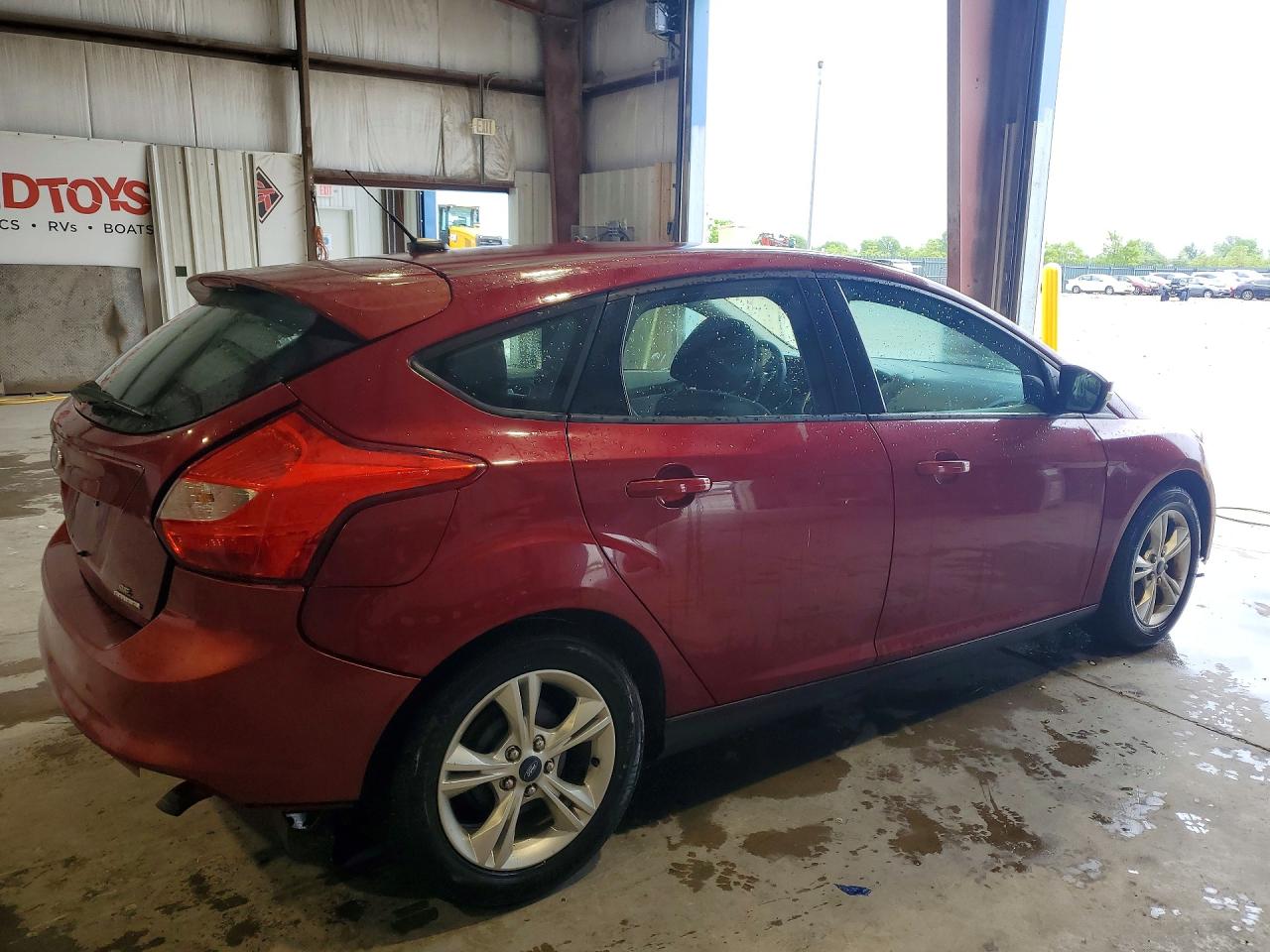 2013 Ford Focus Se Red vin: 1FADP3K2XDL131699