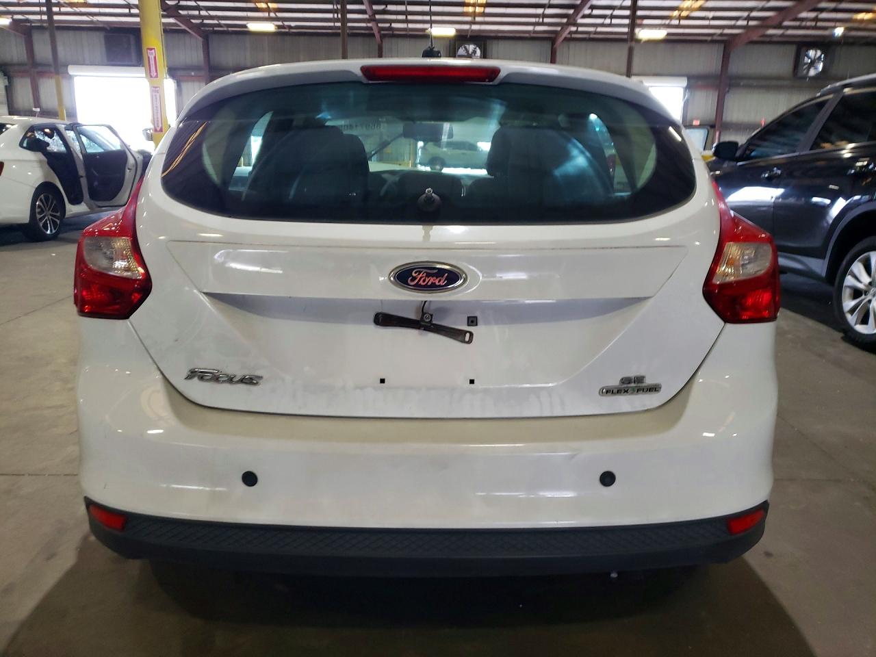 2013 Ford Focus Se White vin: 1FADP3K2XDL196682