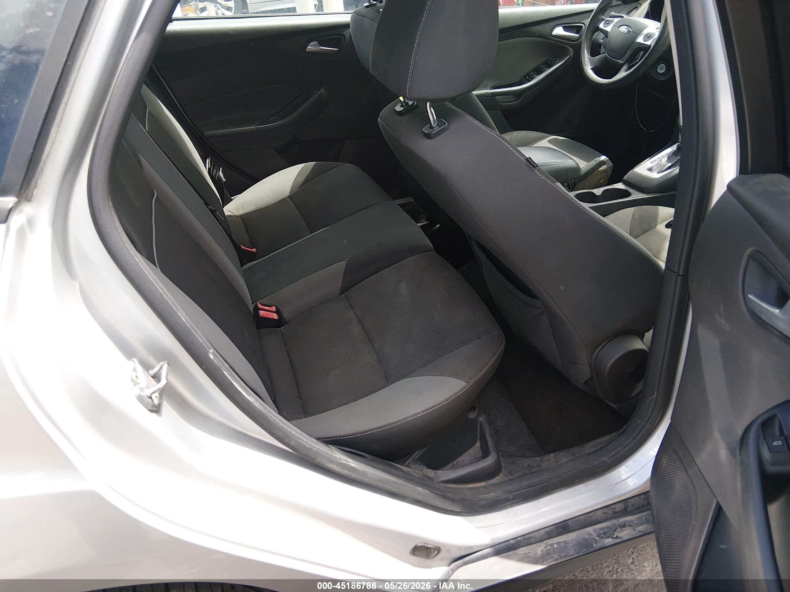 2013 Ford Focus Se Silver vin: 1FADP3K2XDL273051